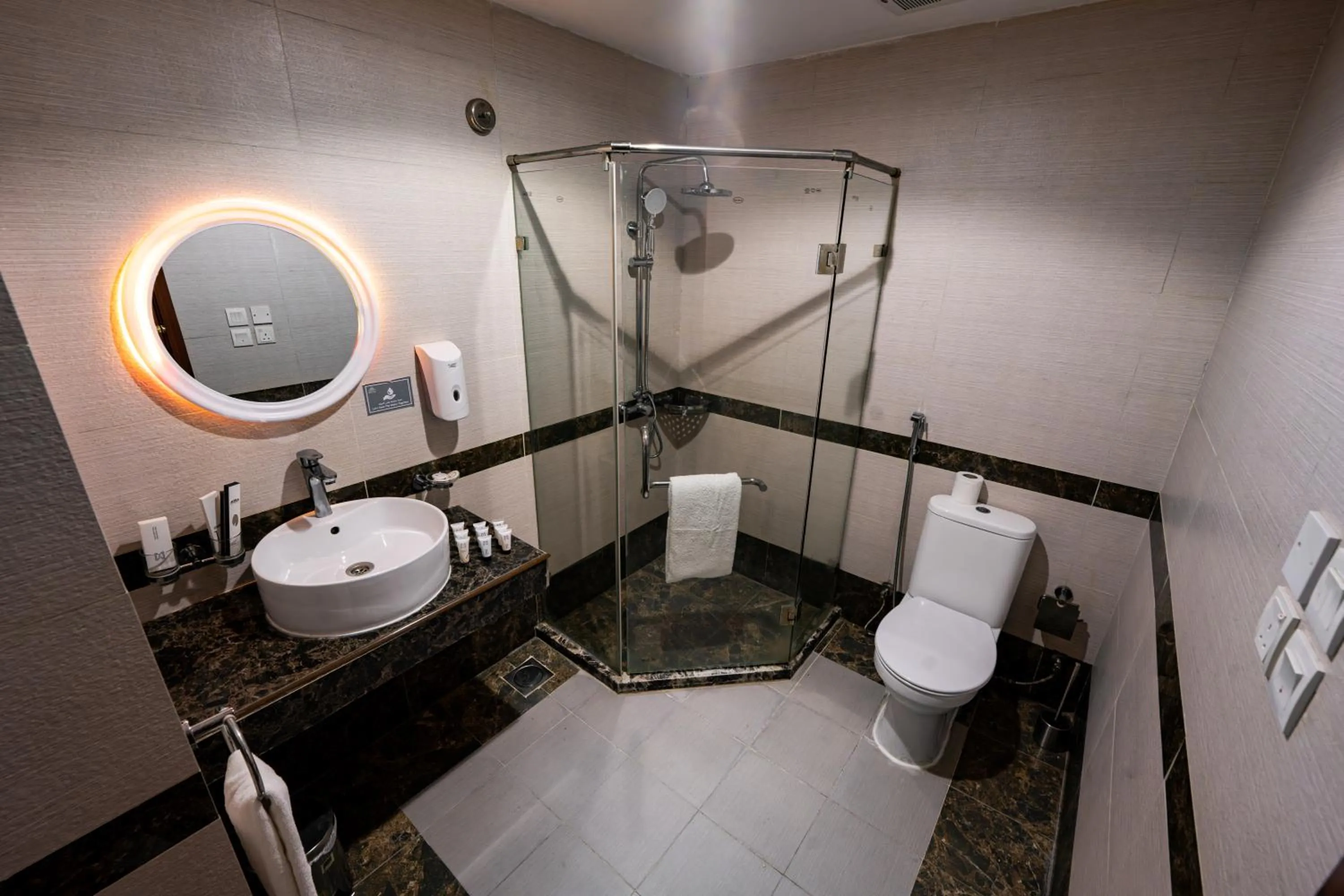 Shower in Rizq Palace Hotel Makkah