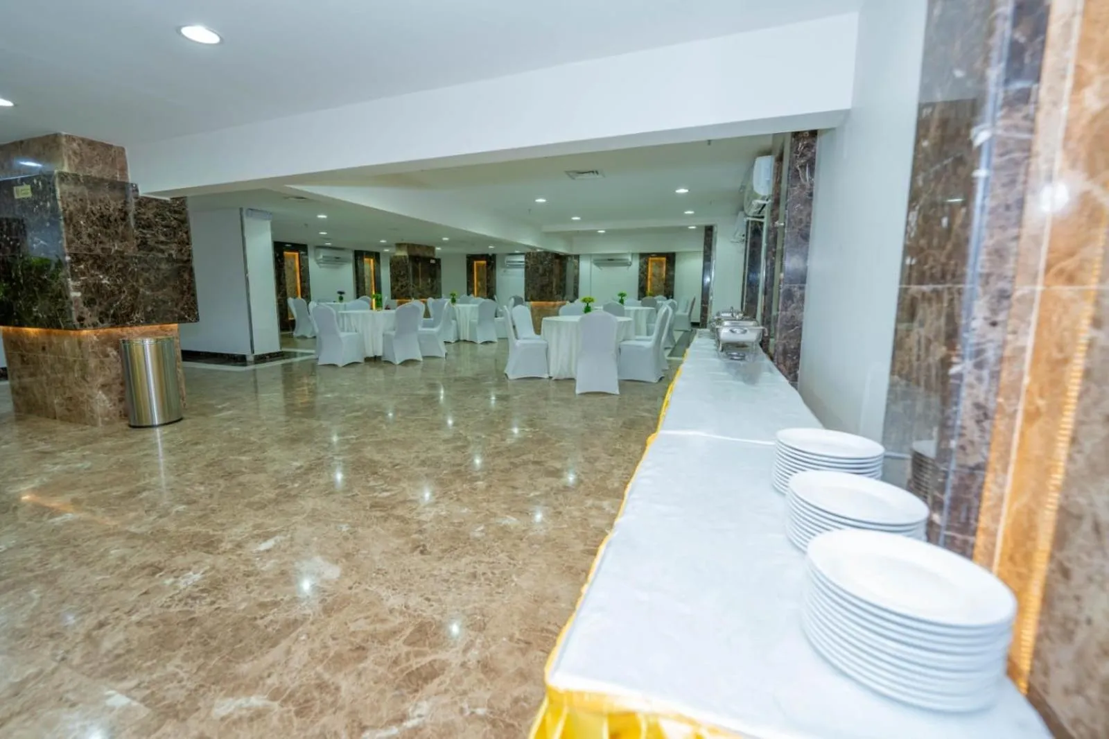 Restaurant/places to eat in Rizq Palace Hotel Makkah