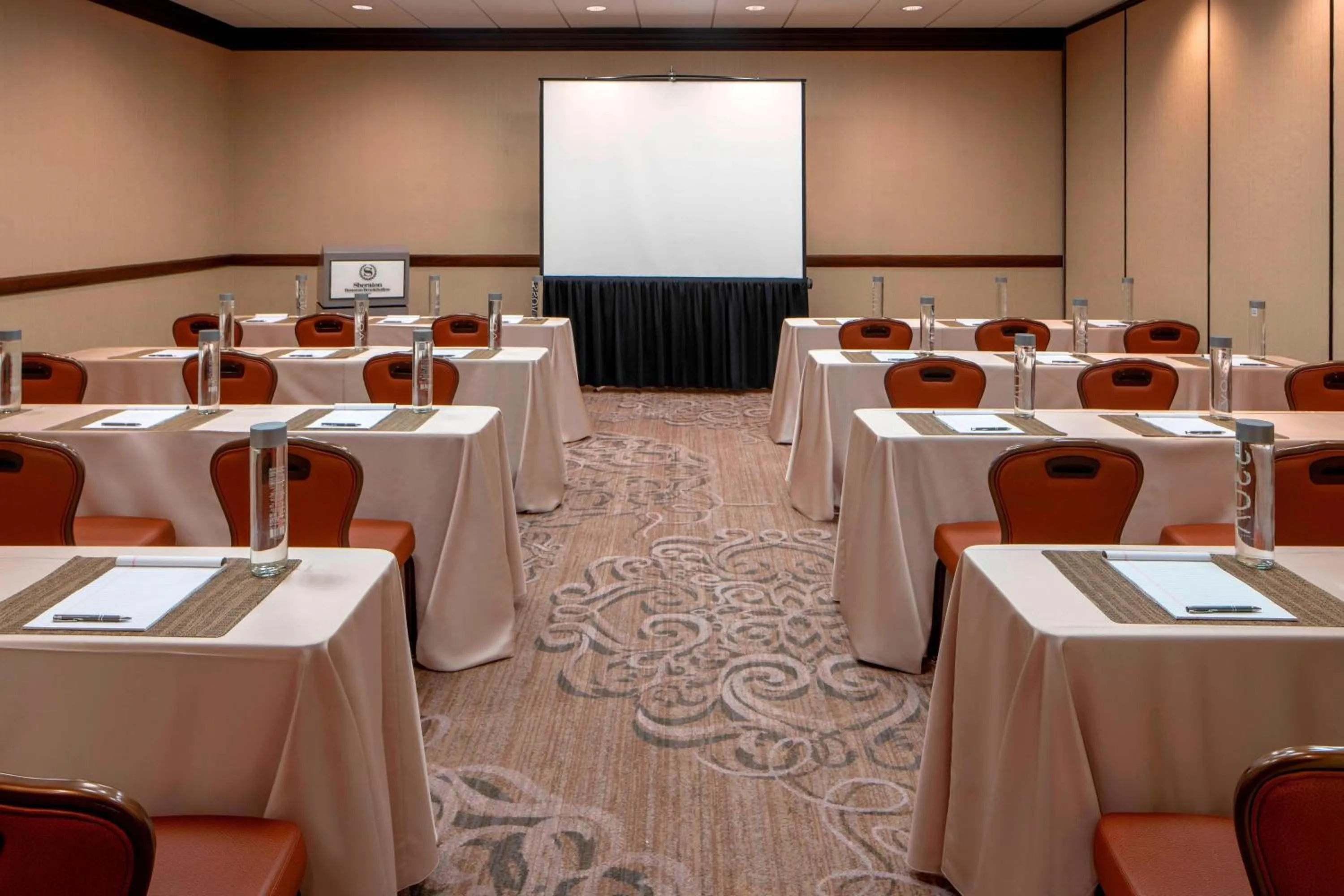 Meeting/conference room in Sheraton Houston Brookhollow Hotel