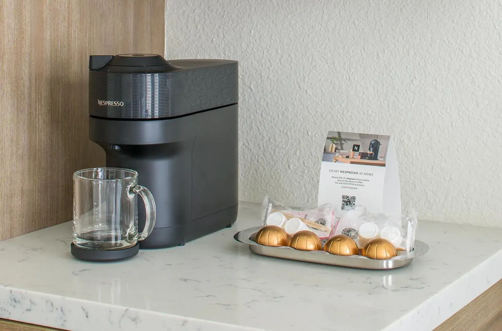 Deluxe Queen Room with City View in The Sofia Hotel Deluxe Queen Room with City View in The Sofia Hotel