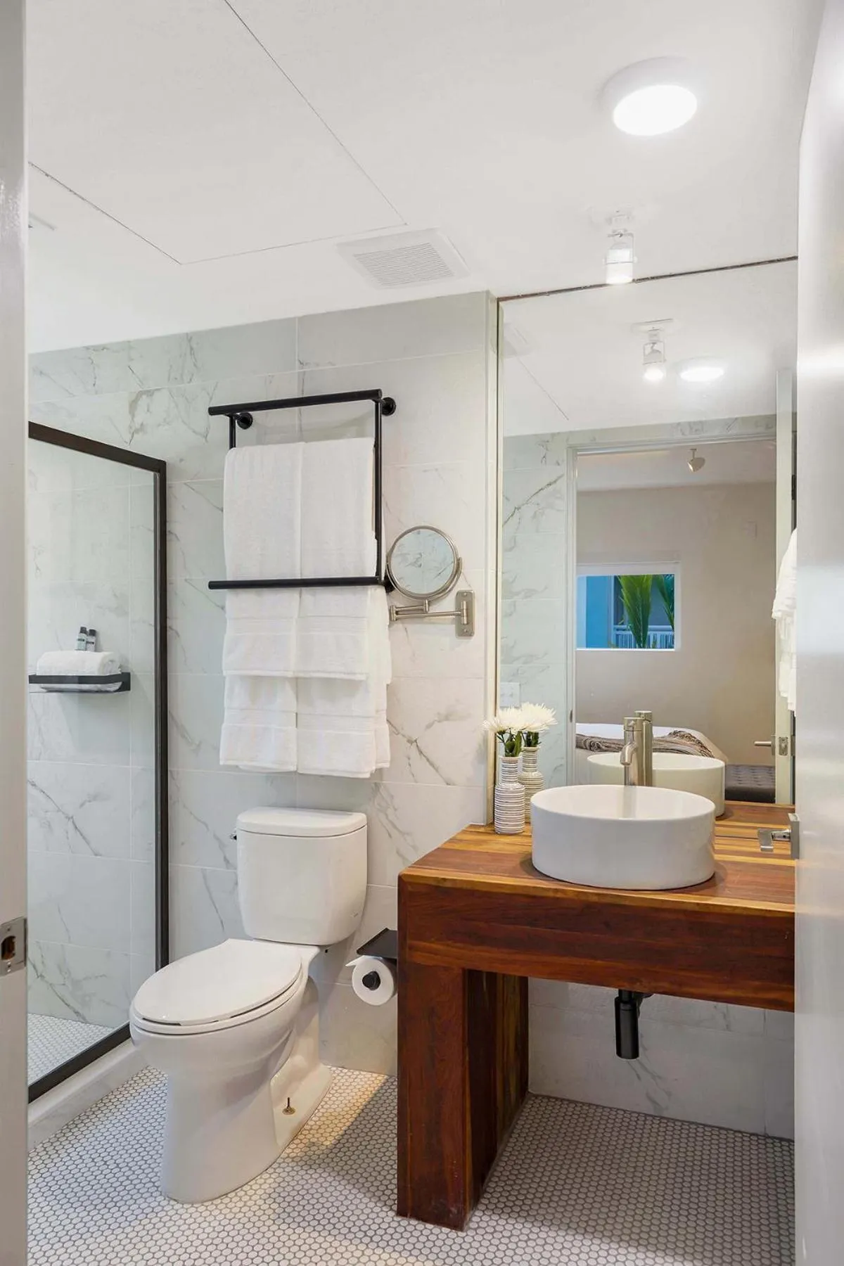 Bathroom in Ocean Treasure Beachside Suites