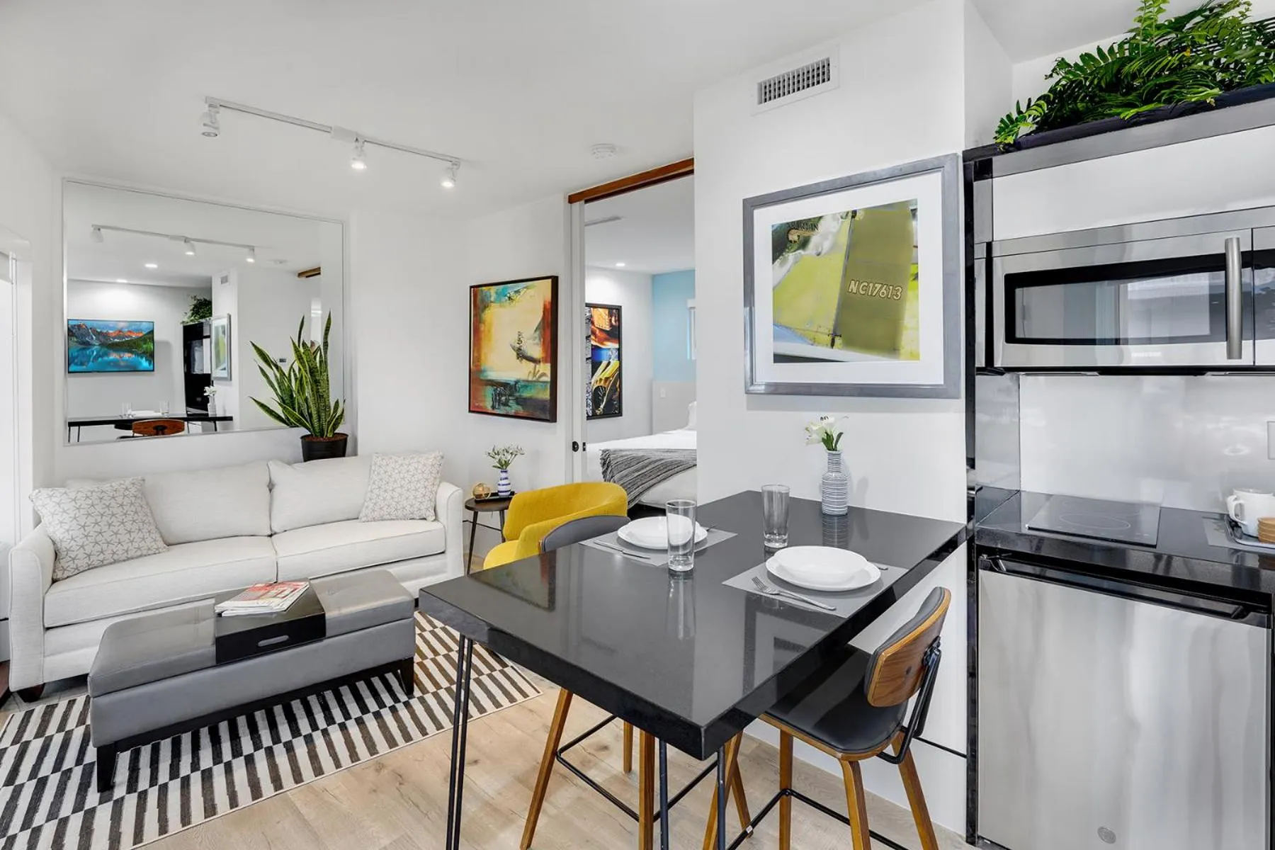 Dining area in Ocean Treasure Beachside Suites