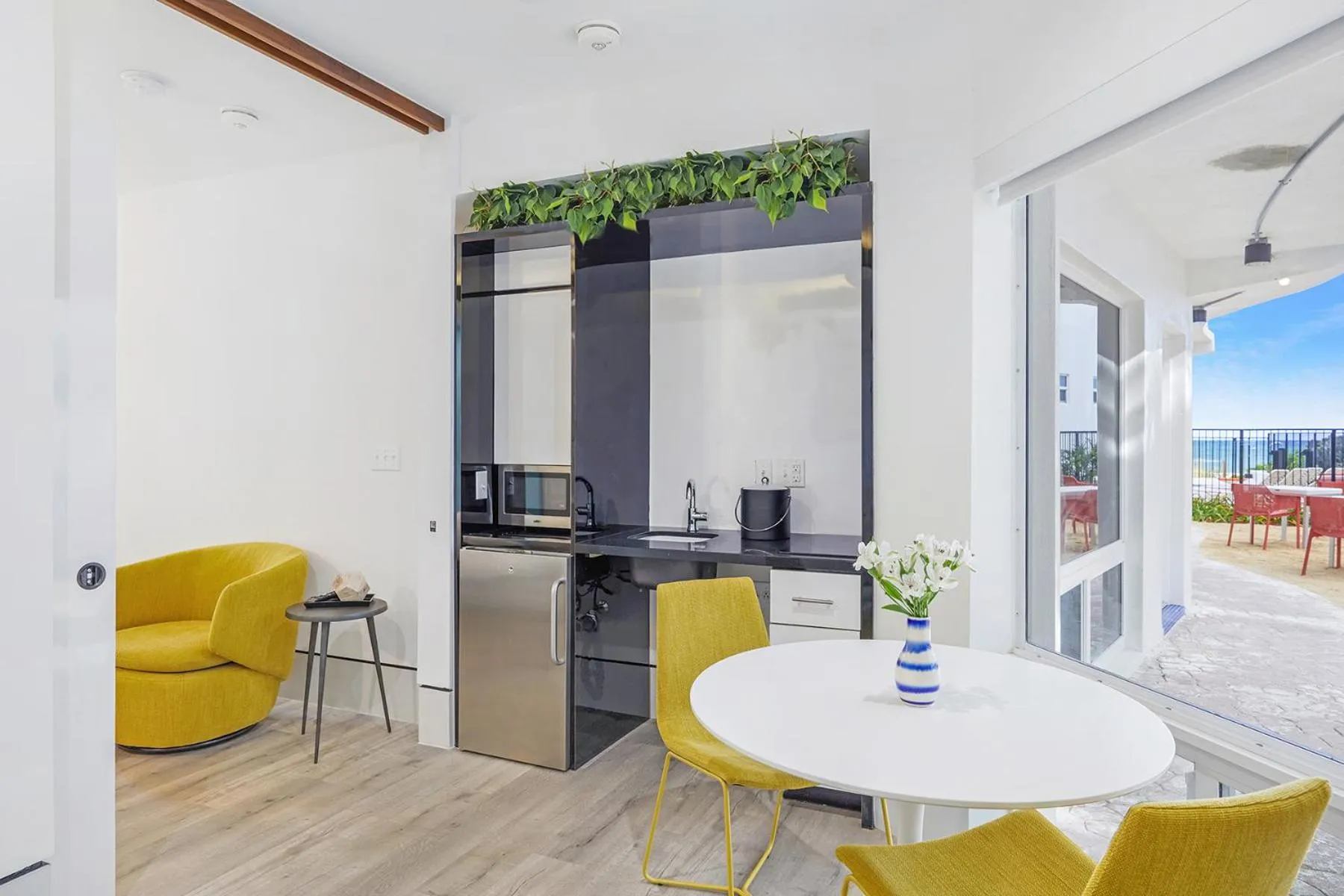 Seating area in Ocean Treasure Beachside Suites