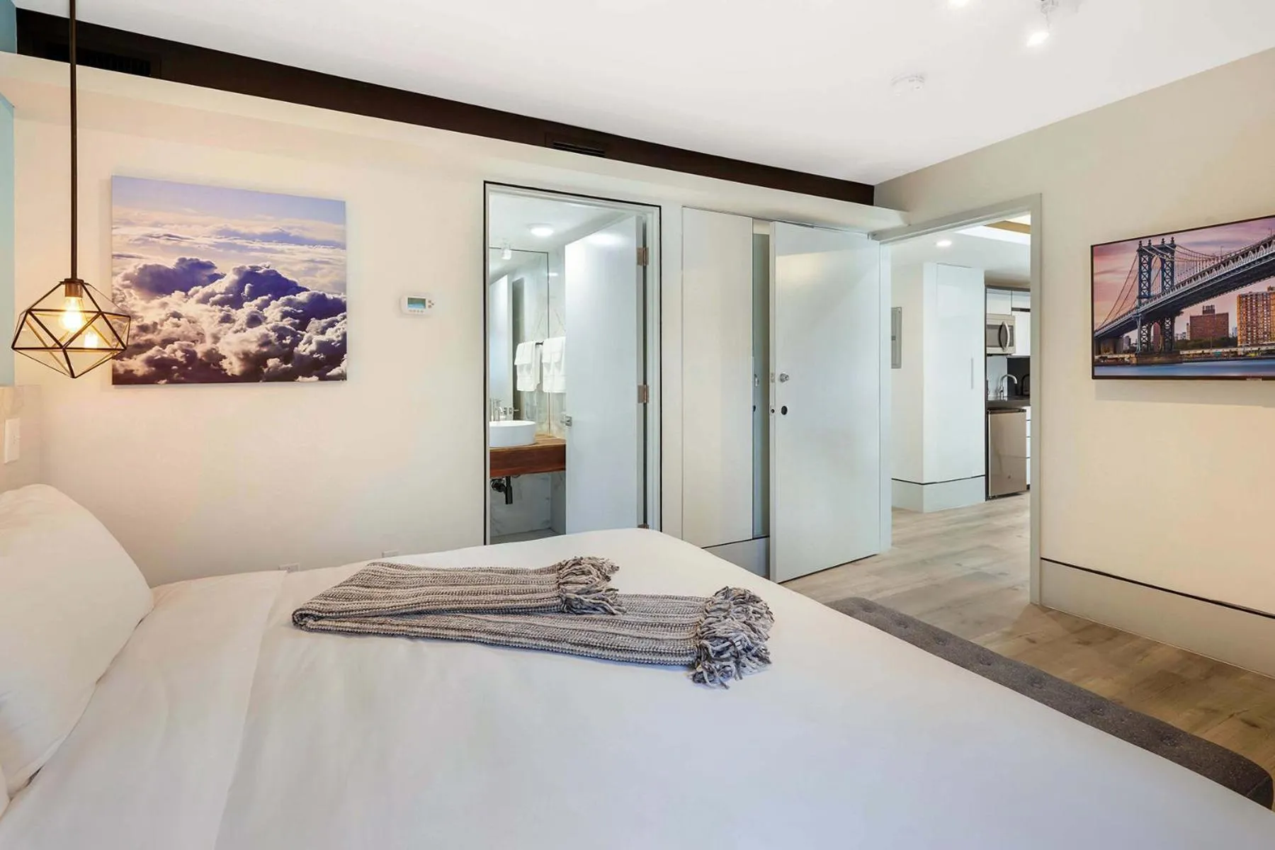 Bedroom, Bed in Ocean Treasure Beachside Suites