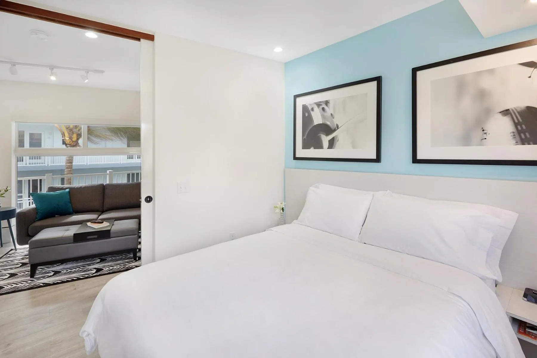 Bed in Ocean Treasure Beachside Suites