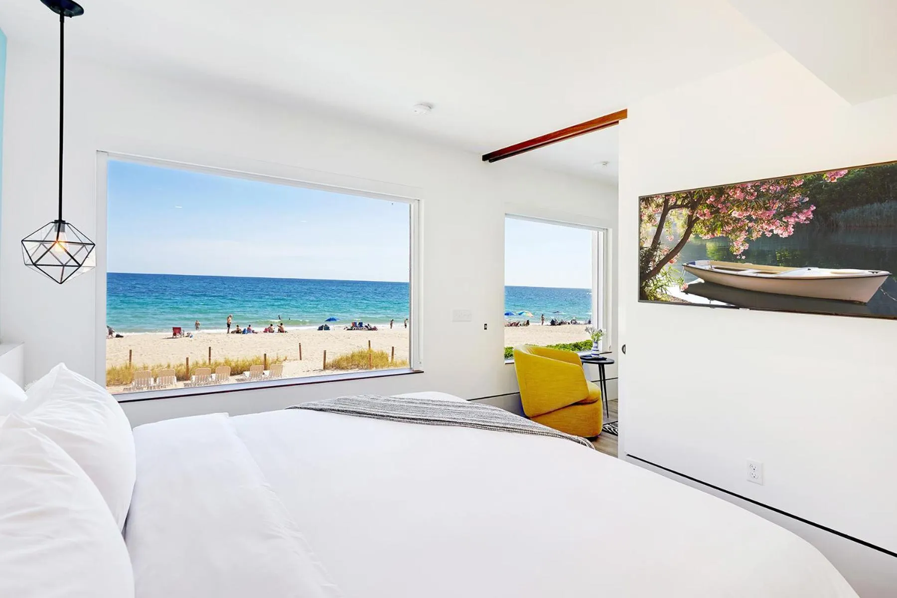 Sea view, Bed in Ocean Treasure Beachside Suites