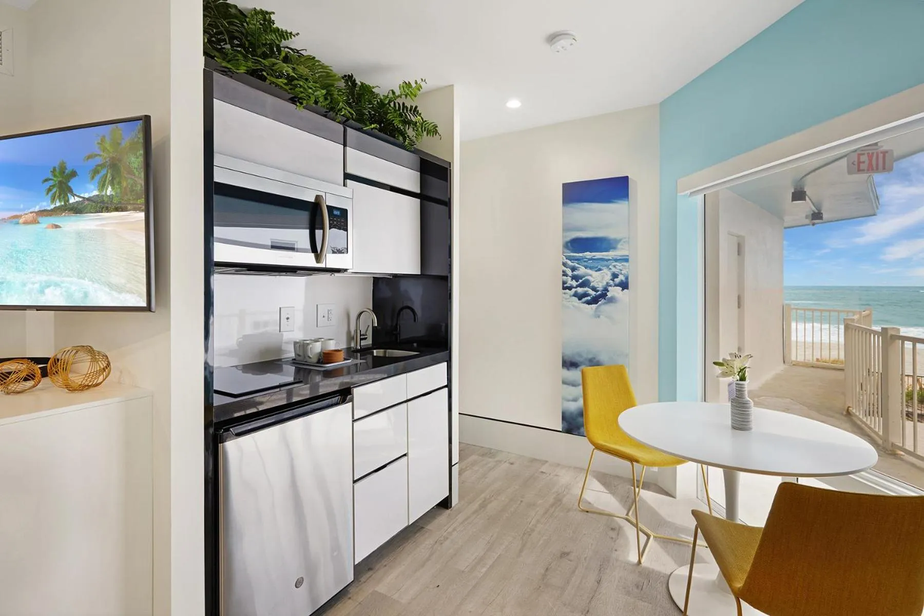 Kitchen or kitchenette in Ocean Treasure Beachside Suites