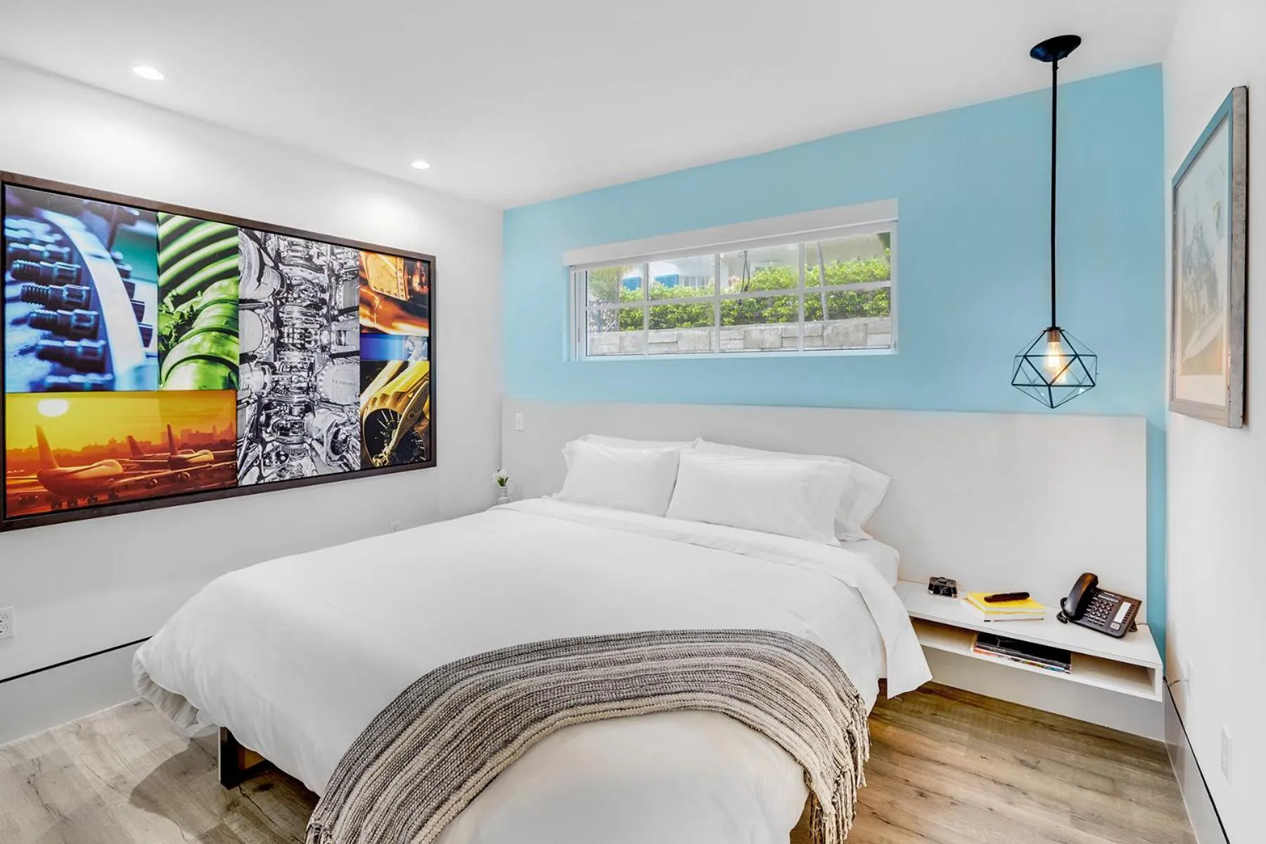 Bed in Ocean Treasure Beachside Suites