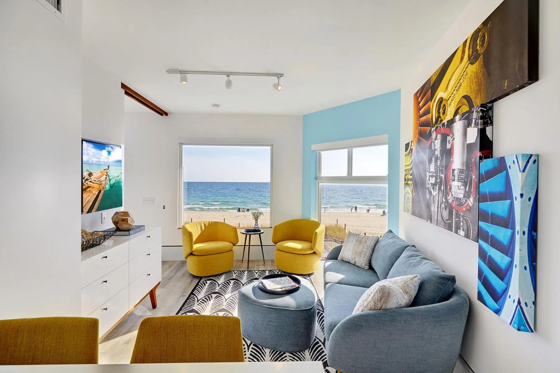 Living room in Ocean Treasure Beachside Suites