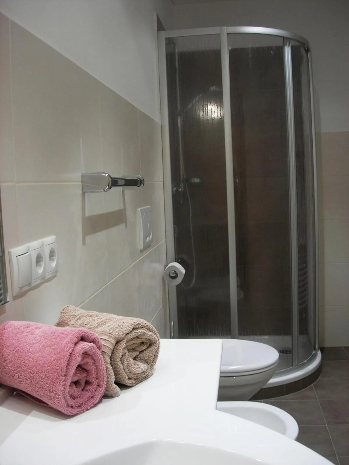 Bathroom, Bed in Appartments Helvetia