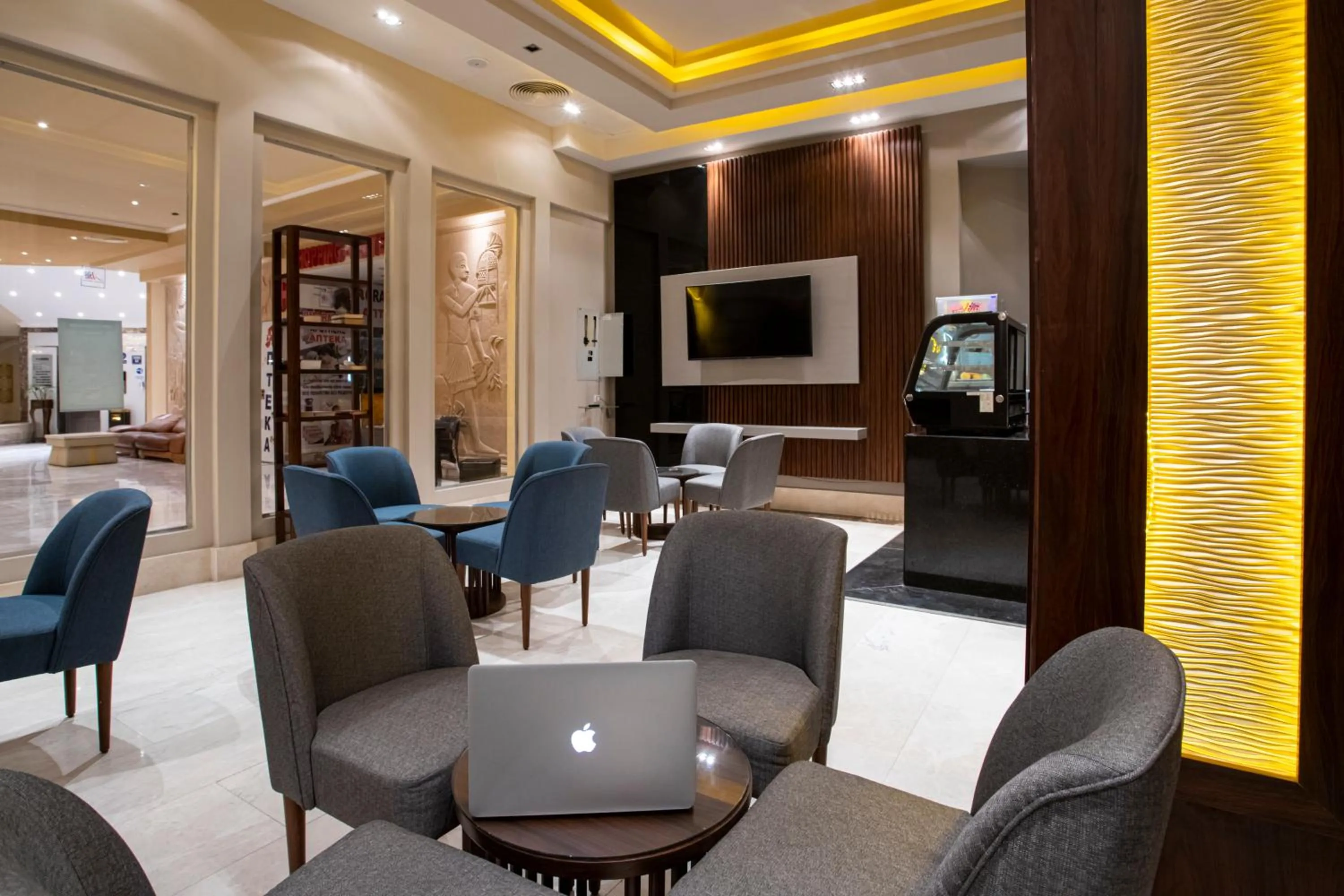 Lounge or bar in AMC Royal Hotel & Spa