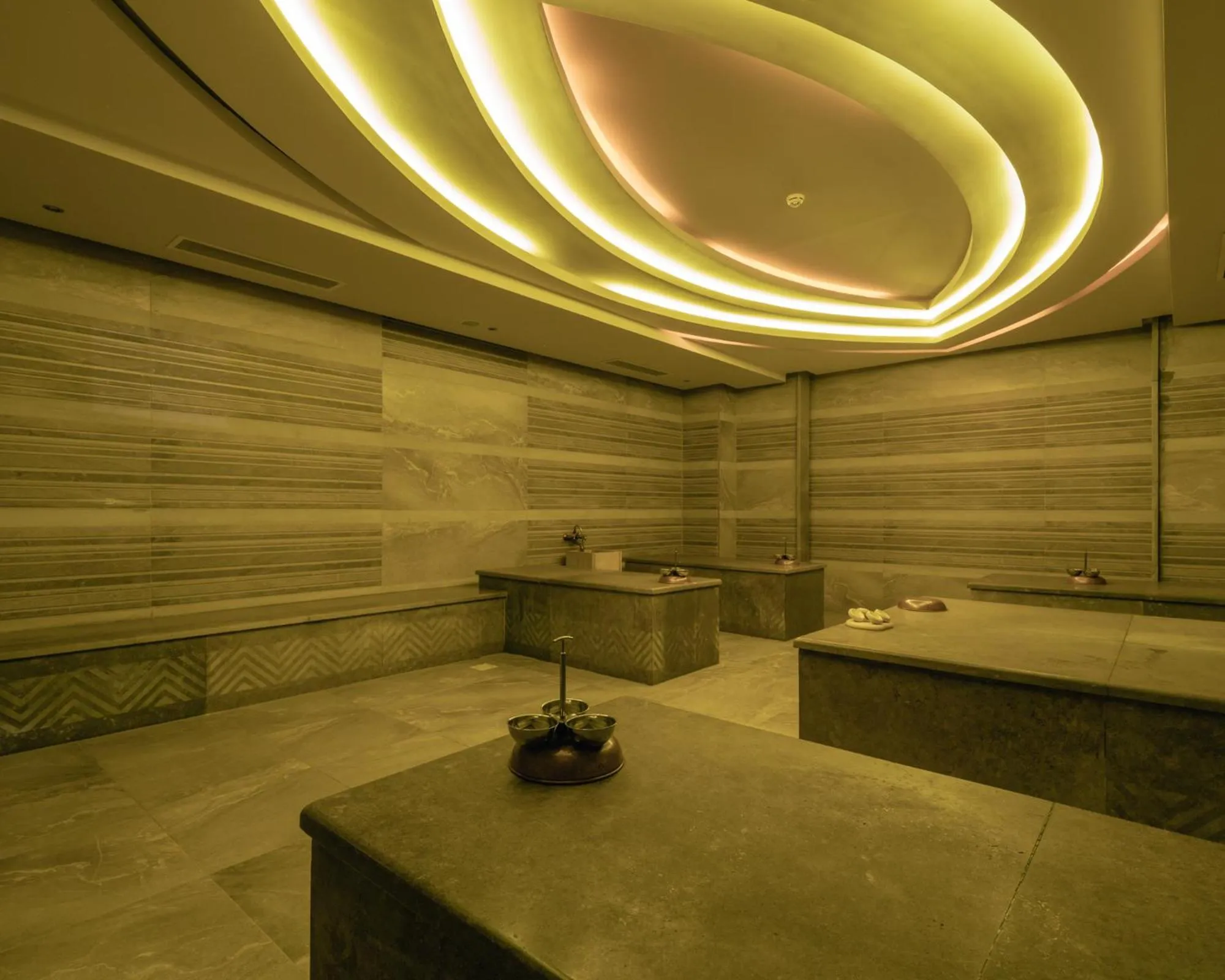 Spa and wellness centre/facilities in AMC Royal Hotel & Spa