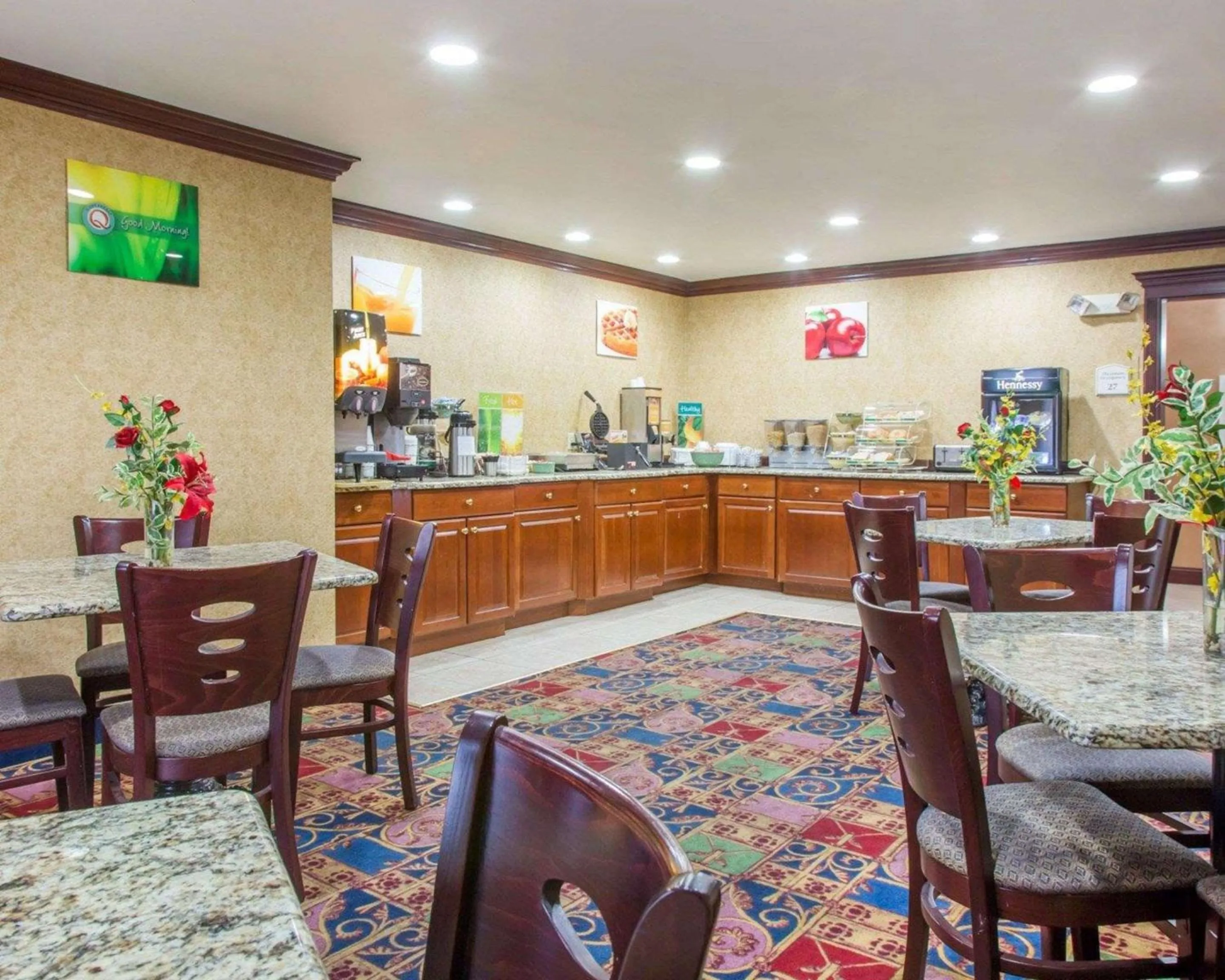 Restaurant/places to eat in Quality Inn & Suites