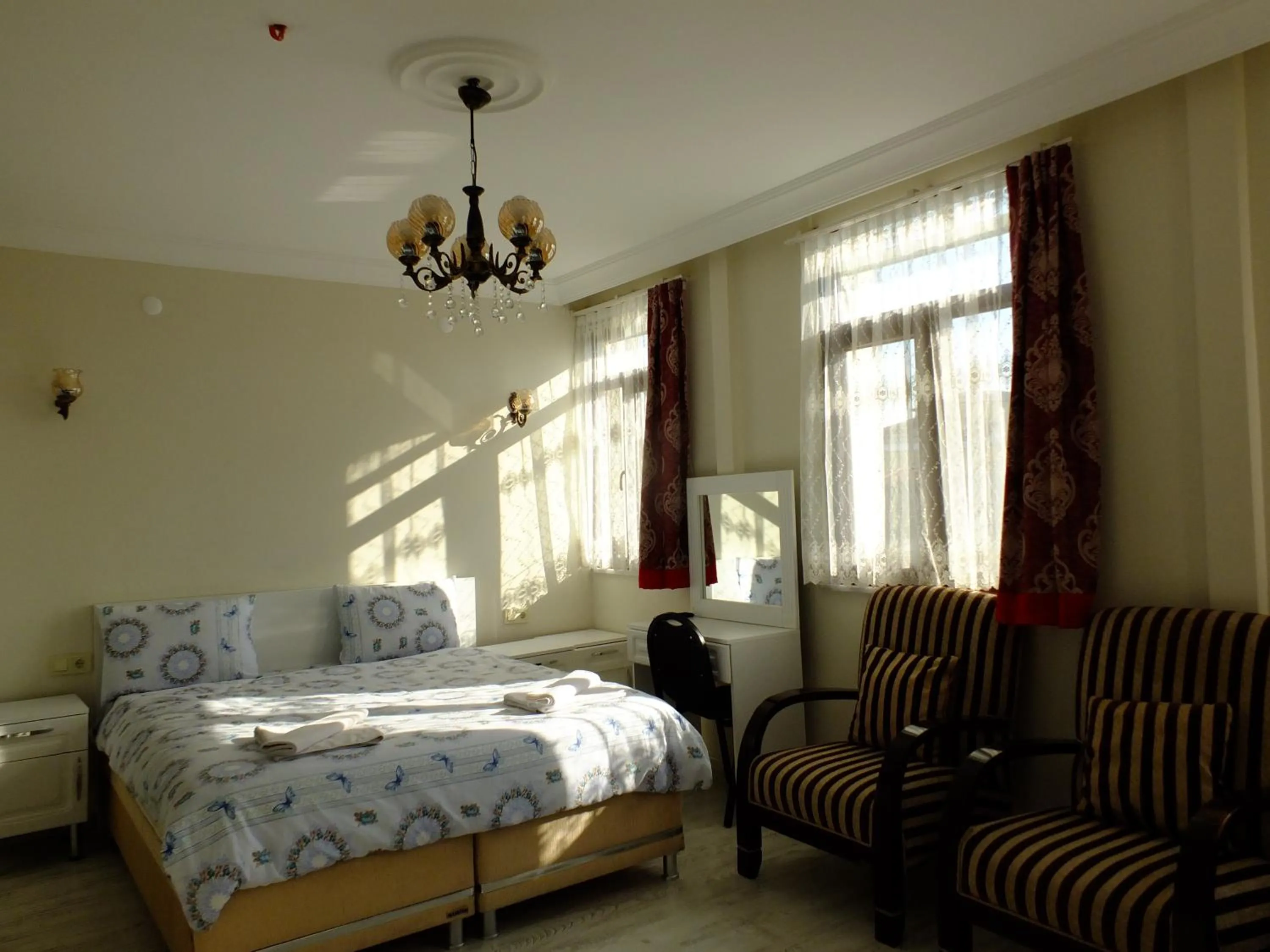 Bed in Old City Pansiyon