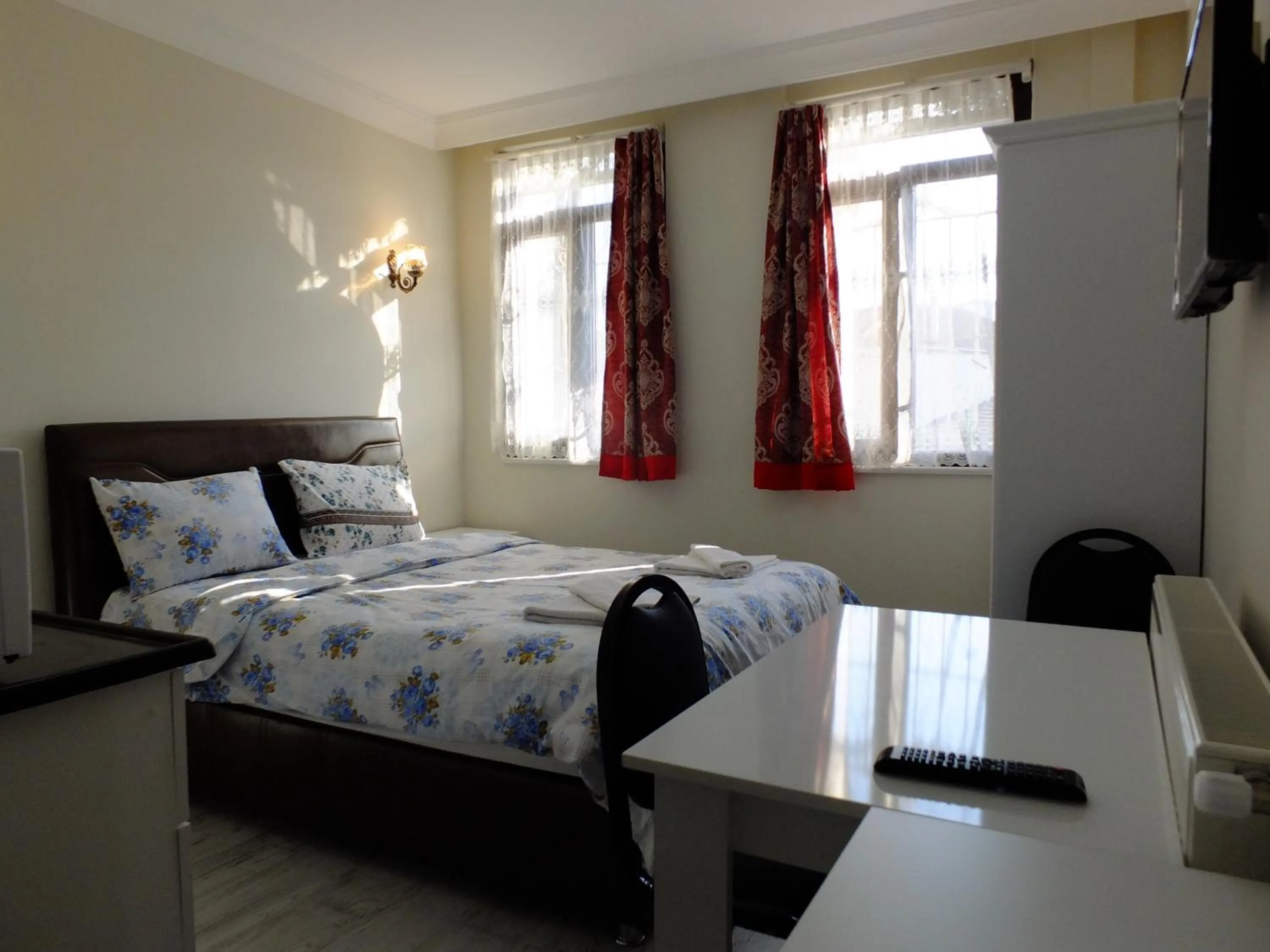 Bed in Old City Pansiyon