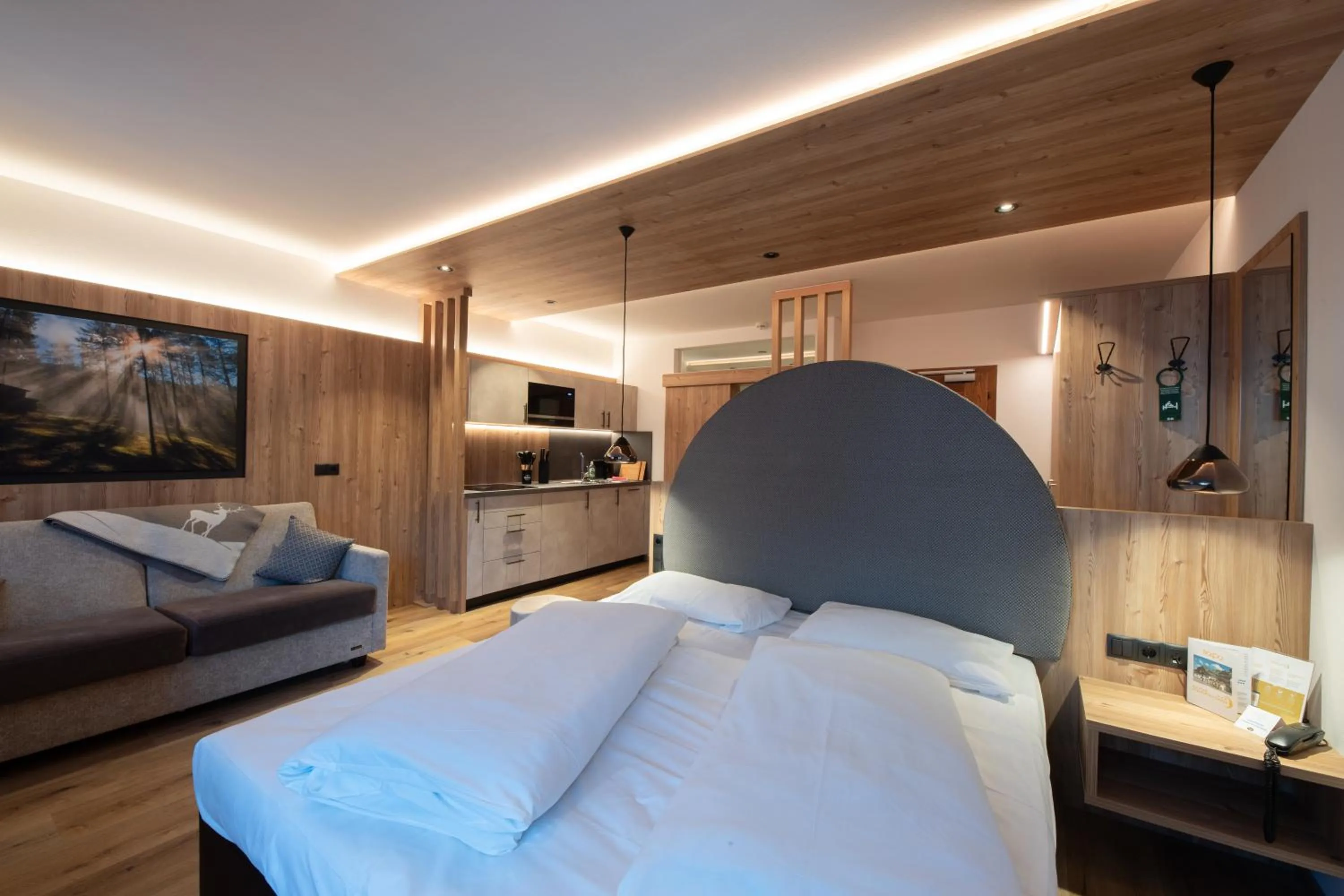 Bed in Hotel Mondschein