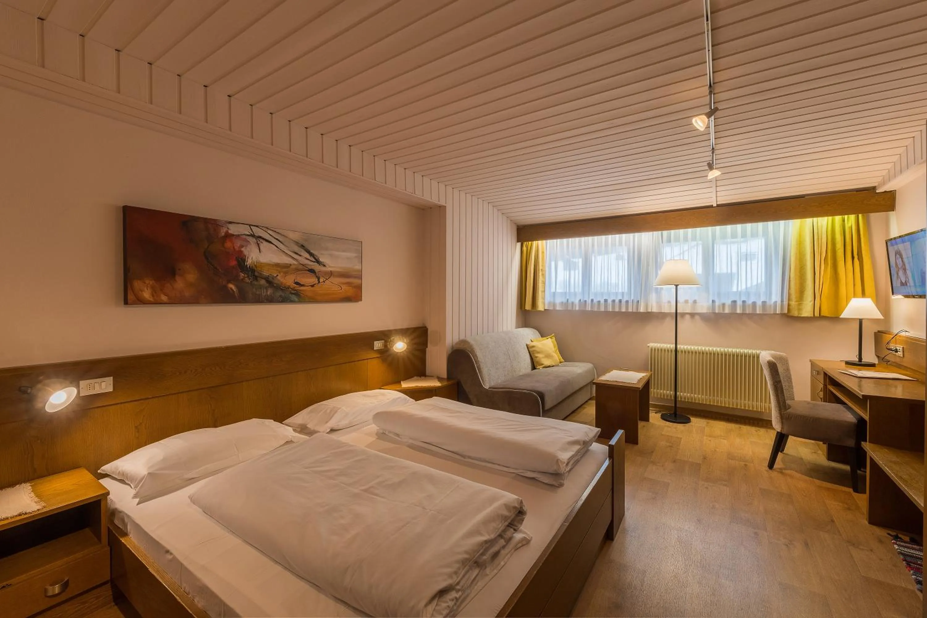 Photo of the whole room, Bed in Hotel Mondschein