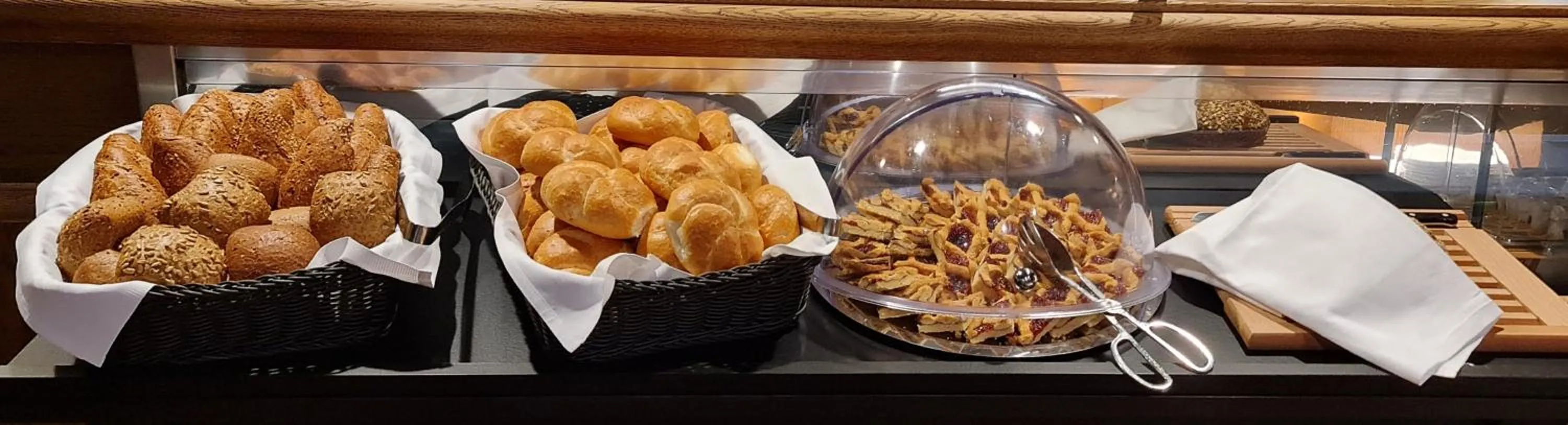 Breakfast in Hotel Mondschein