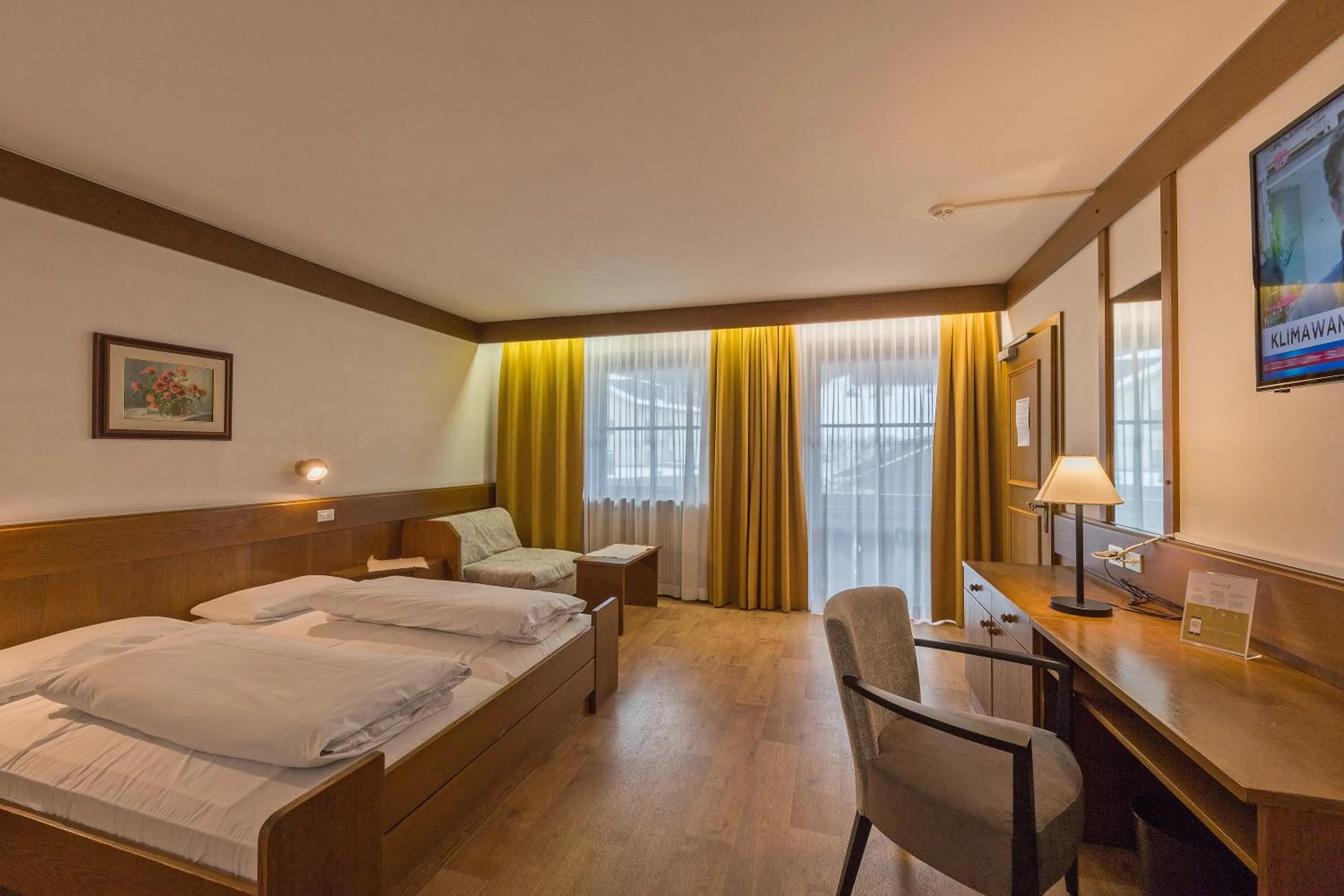 Photo of the whole room, Bed in Hotel Mondschein