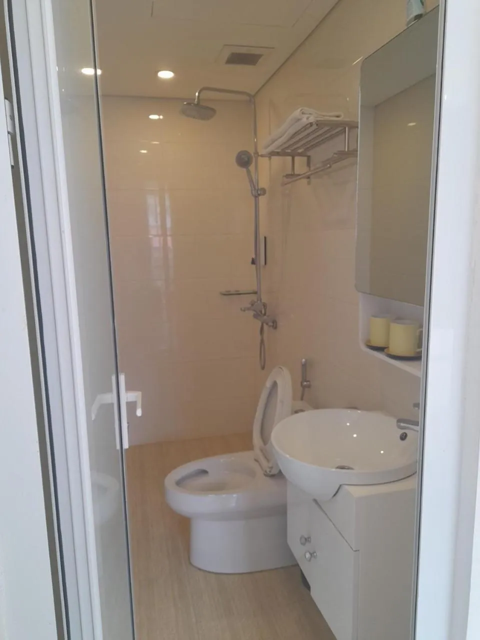 Shower in AMI Old Quarter Hotel