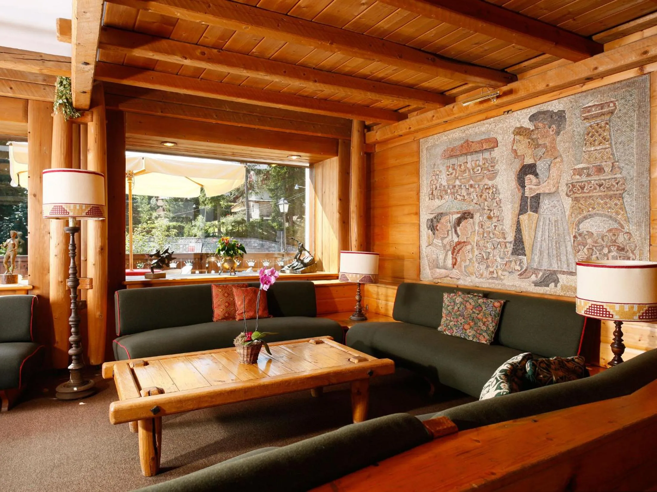 Communal lounge/ TV room in Hotel Corona