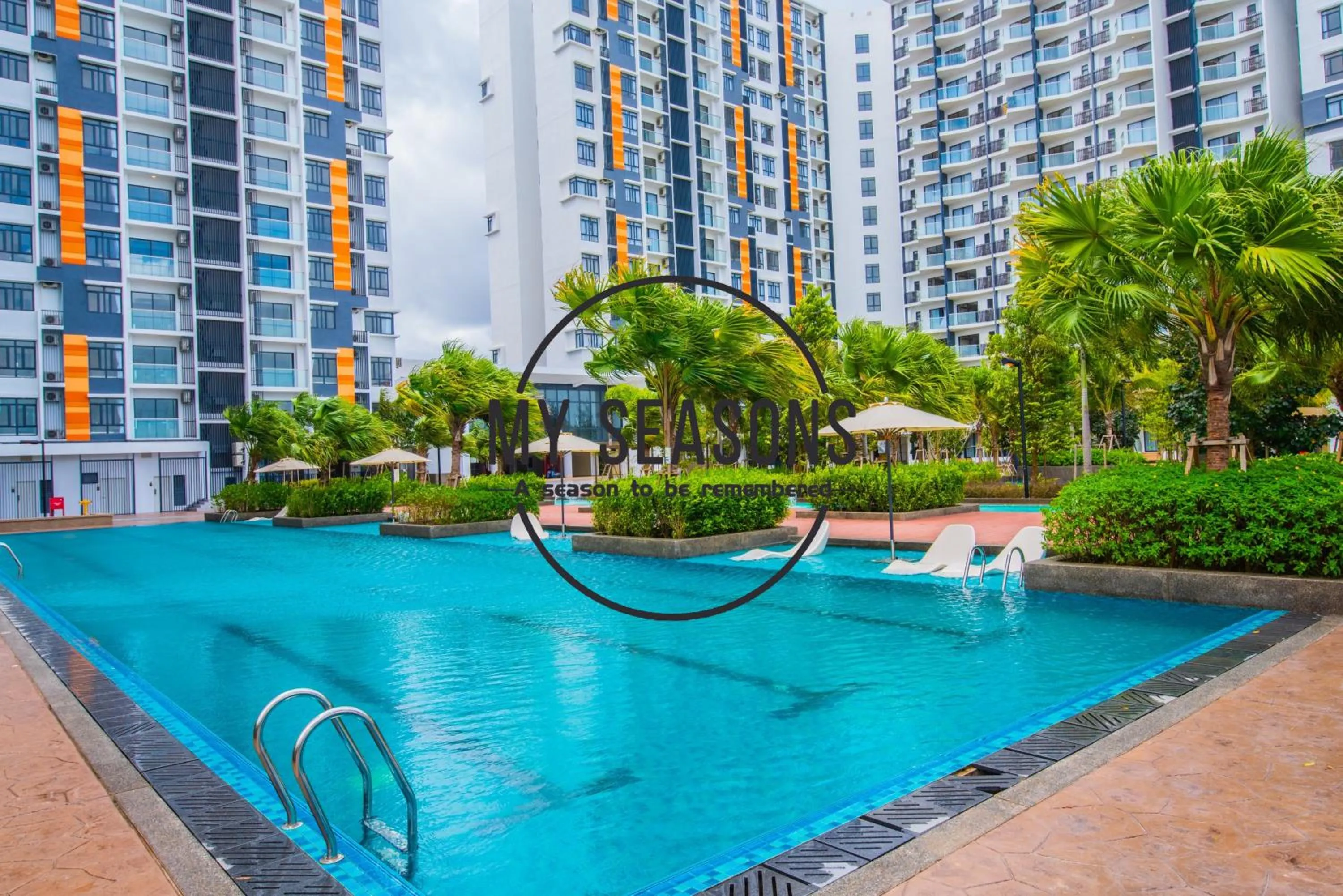 Swimming pool in Timurbay by My Seasons