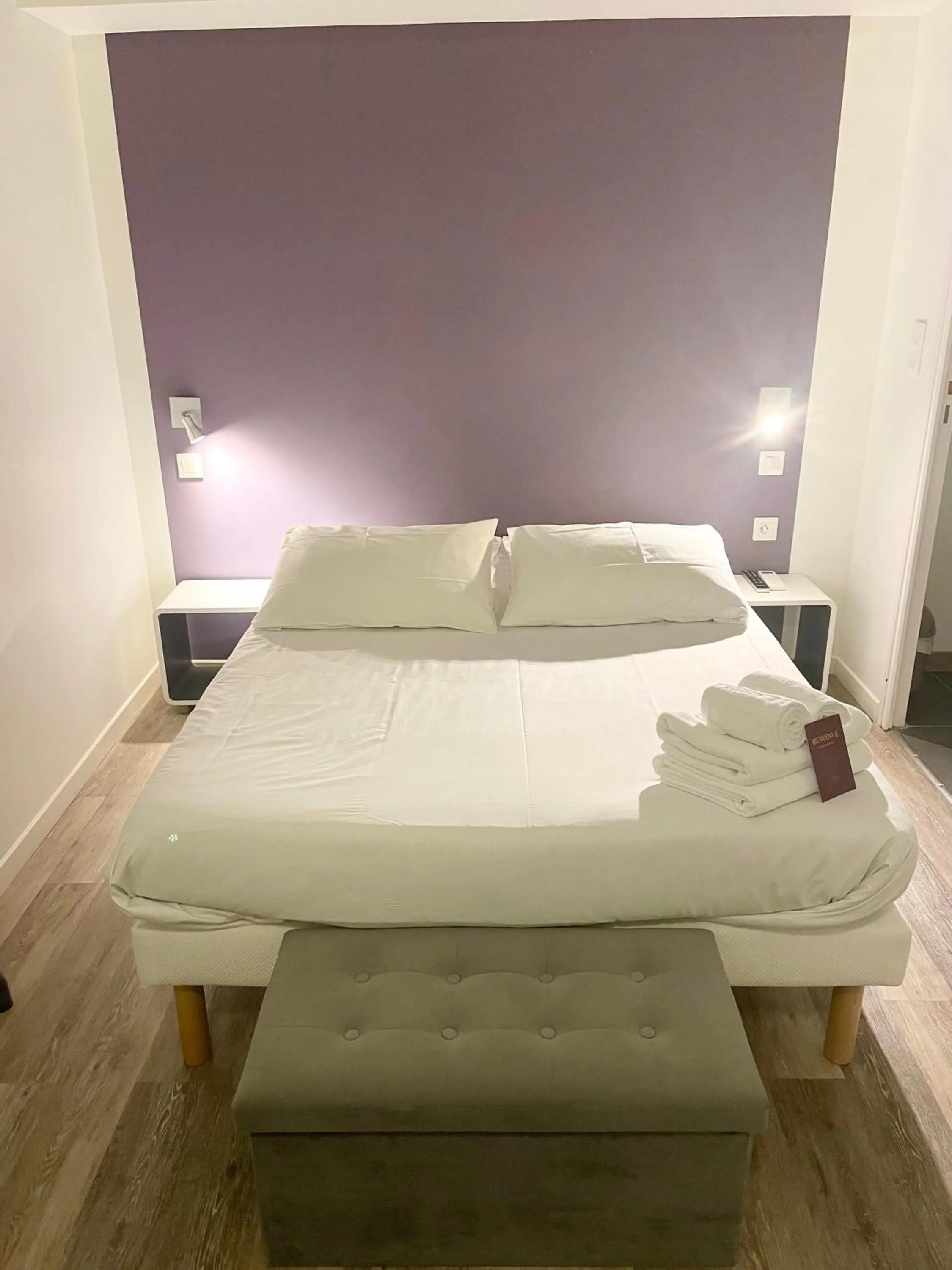 Bed in Hôtel Némo Aéroport de Pau