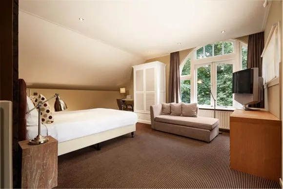 Bed in Villa Westerduin