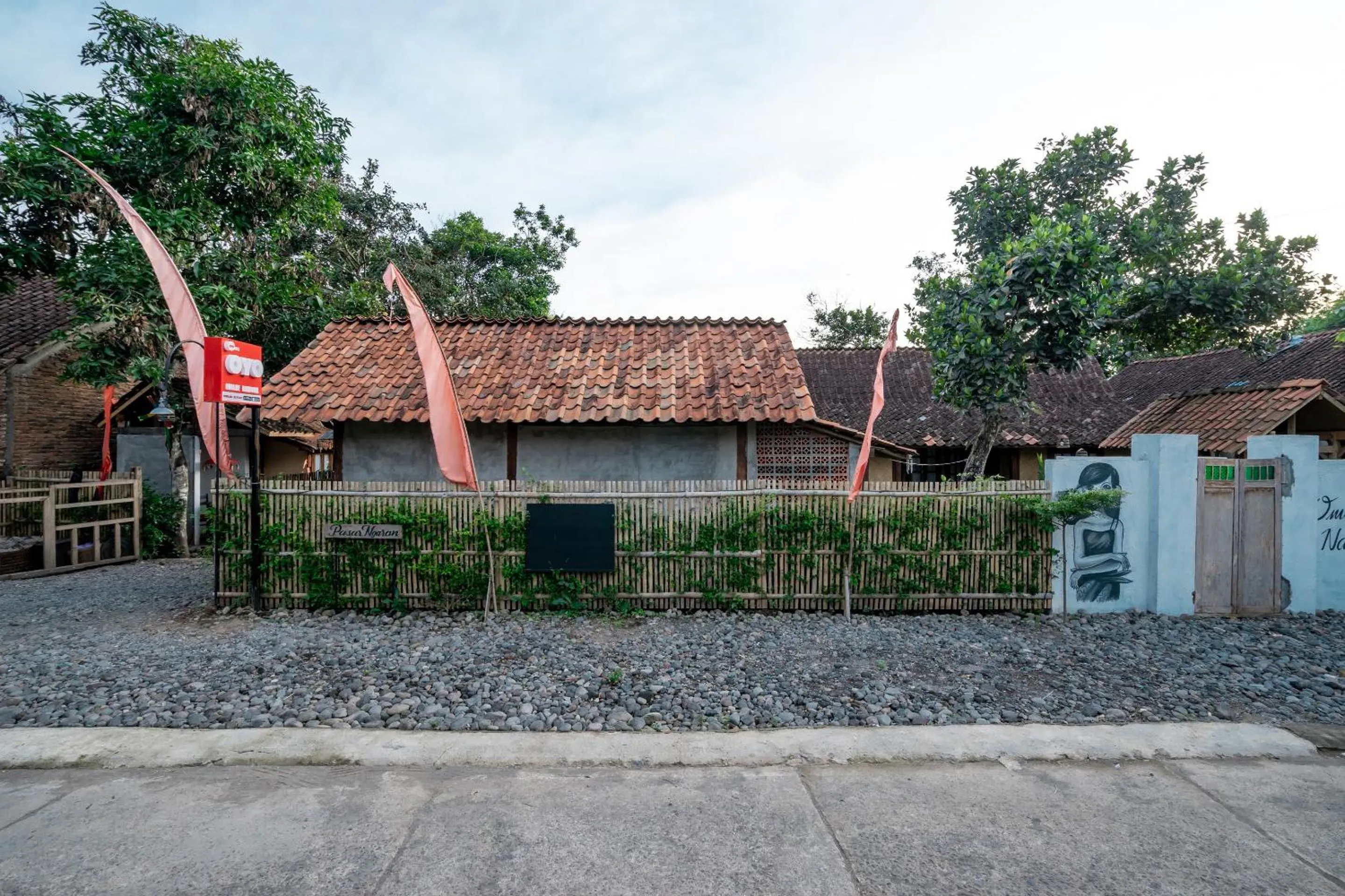 Facade/entrance, Property Building in OYO 2393 Omahe Nawung Syariah