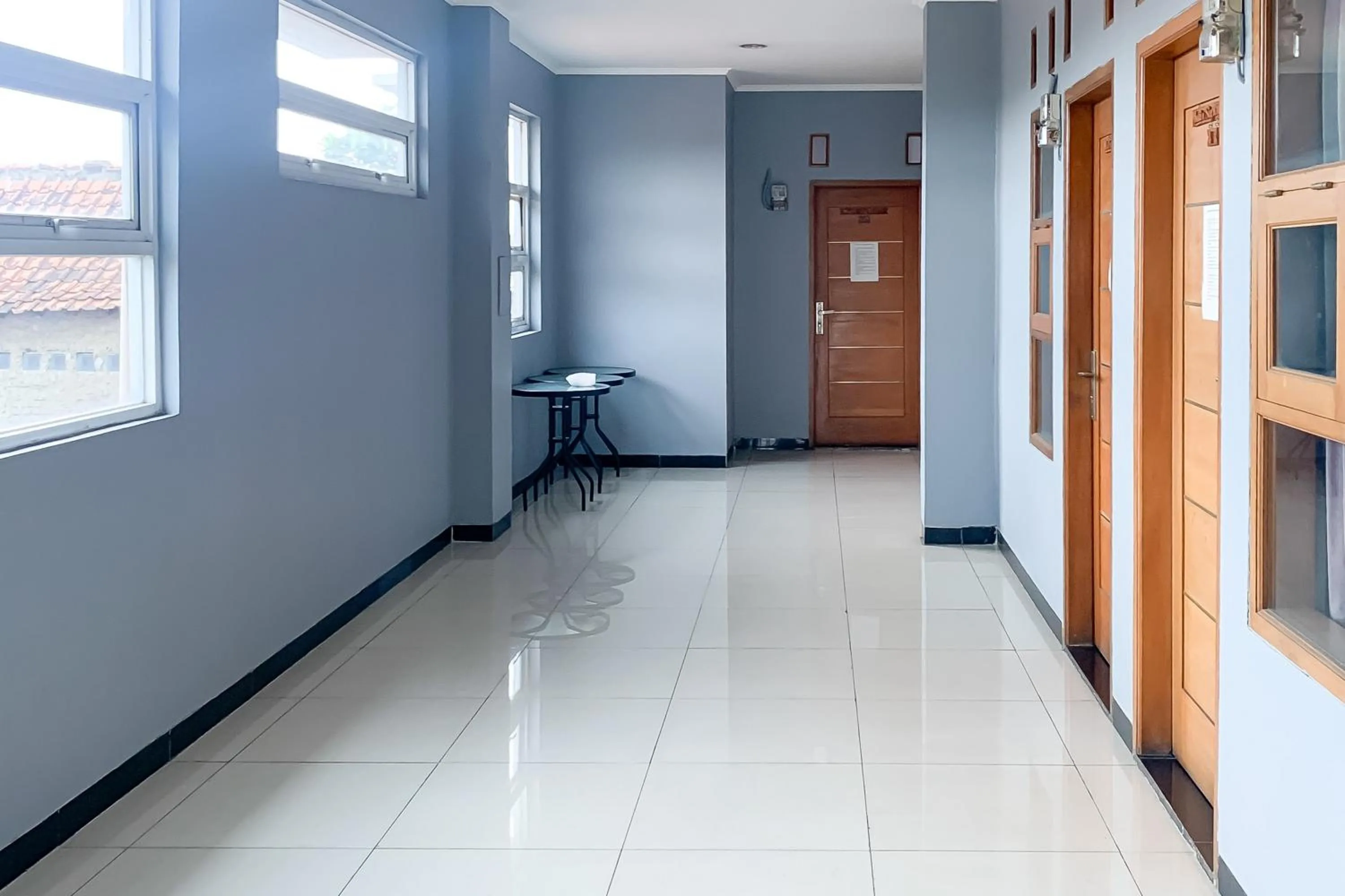 Property building in Karins Guesthouse Syariah RedPartner