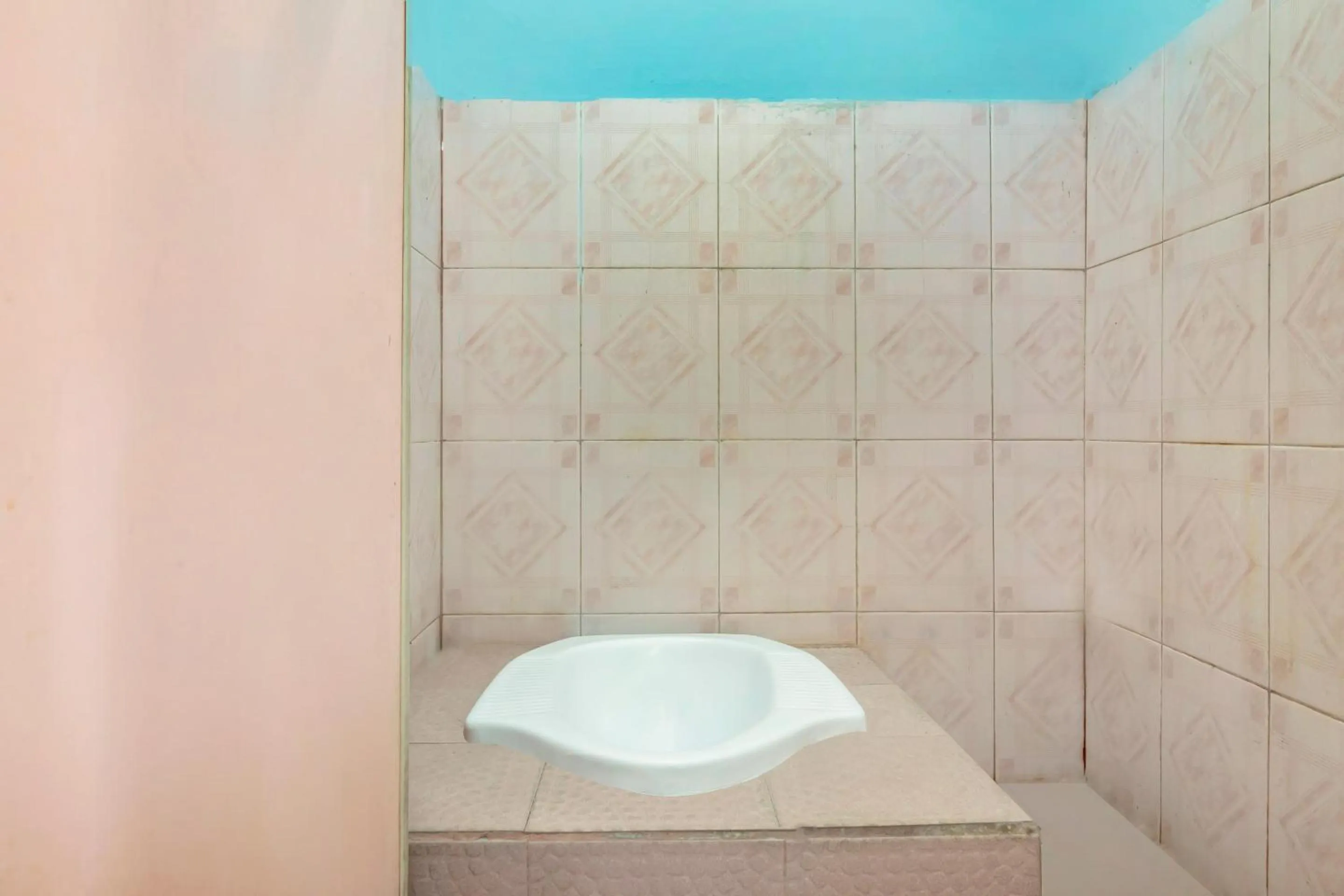 Bathroom in Hotel O Pondok Nabil