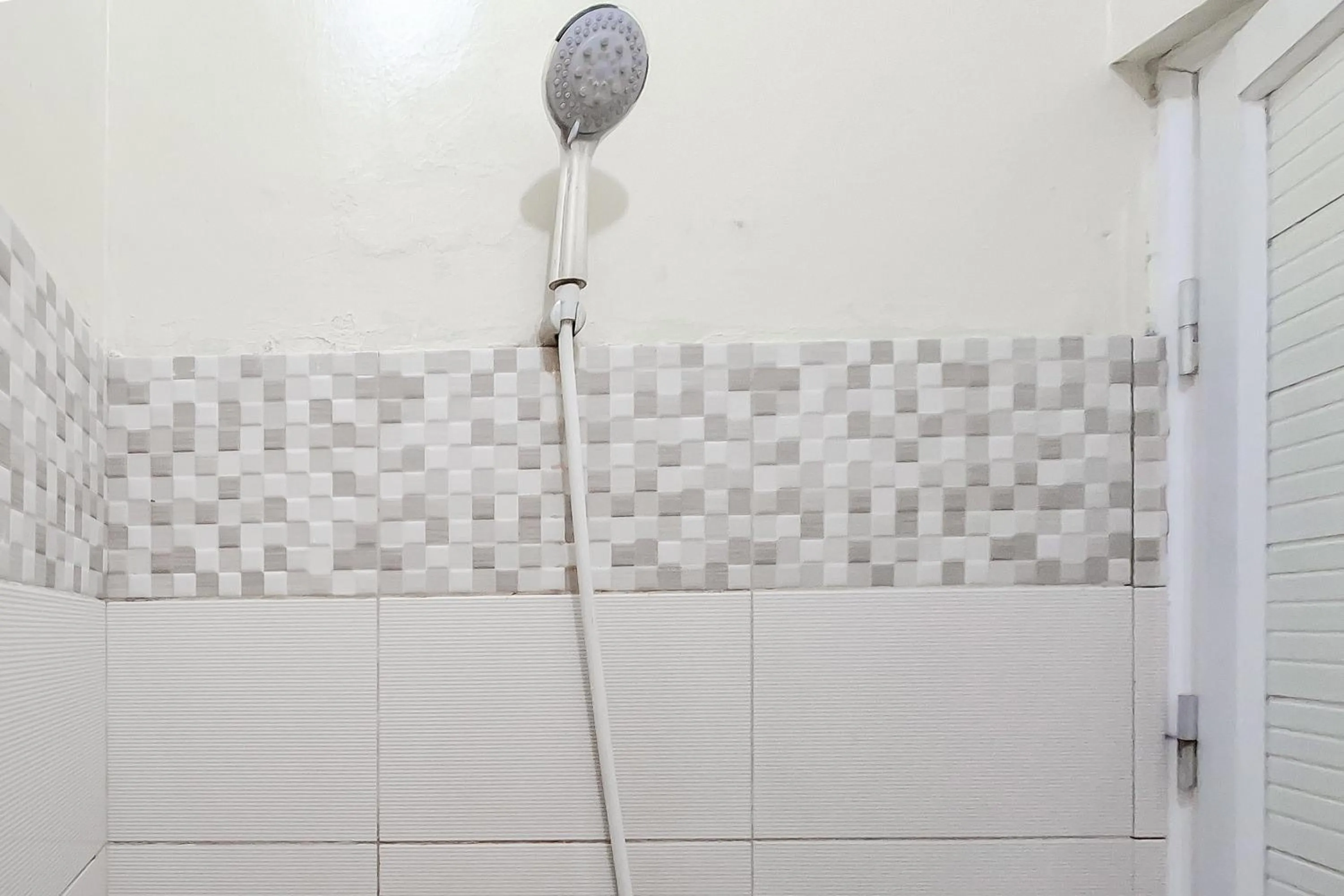 Bathroom in SUPER OYO Collection O 2383 Andongkoe 64 Salatiga