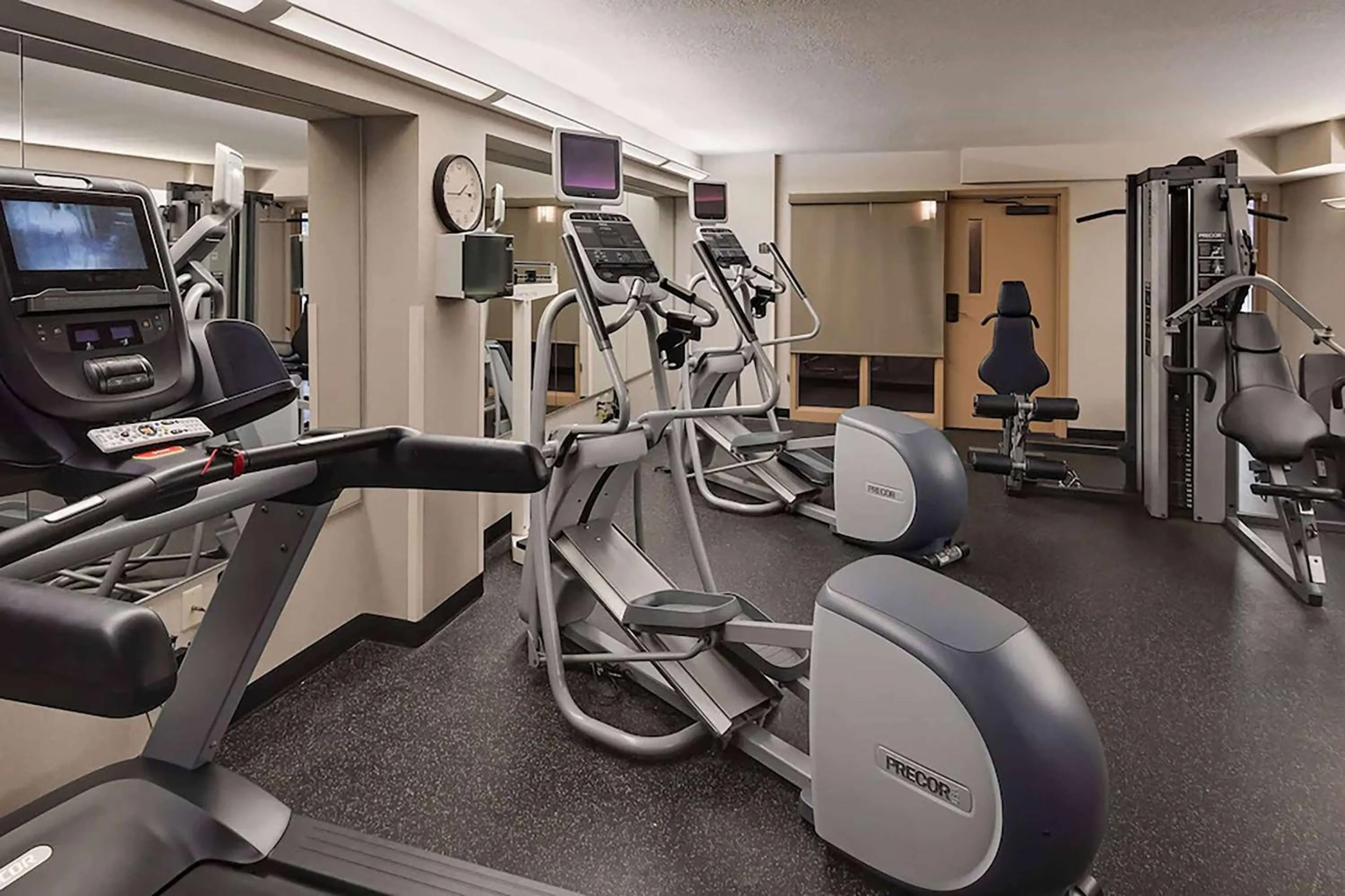 Fitness centre/facilities in Wyndham Bloomington - Mall of America
