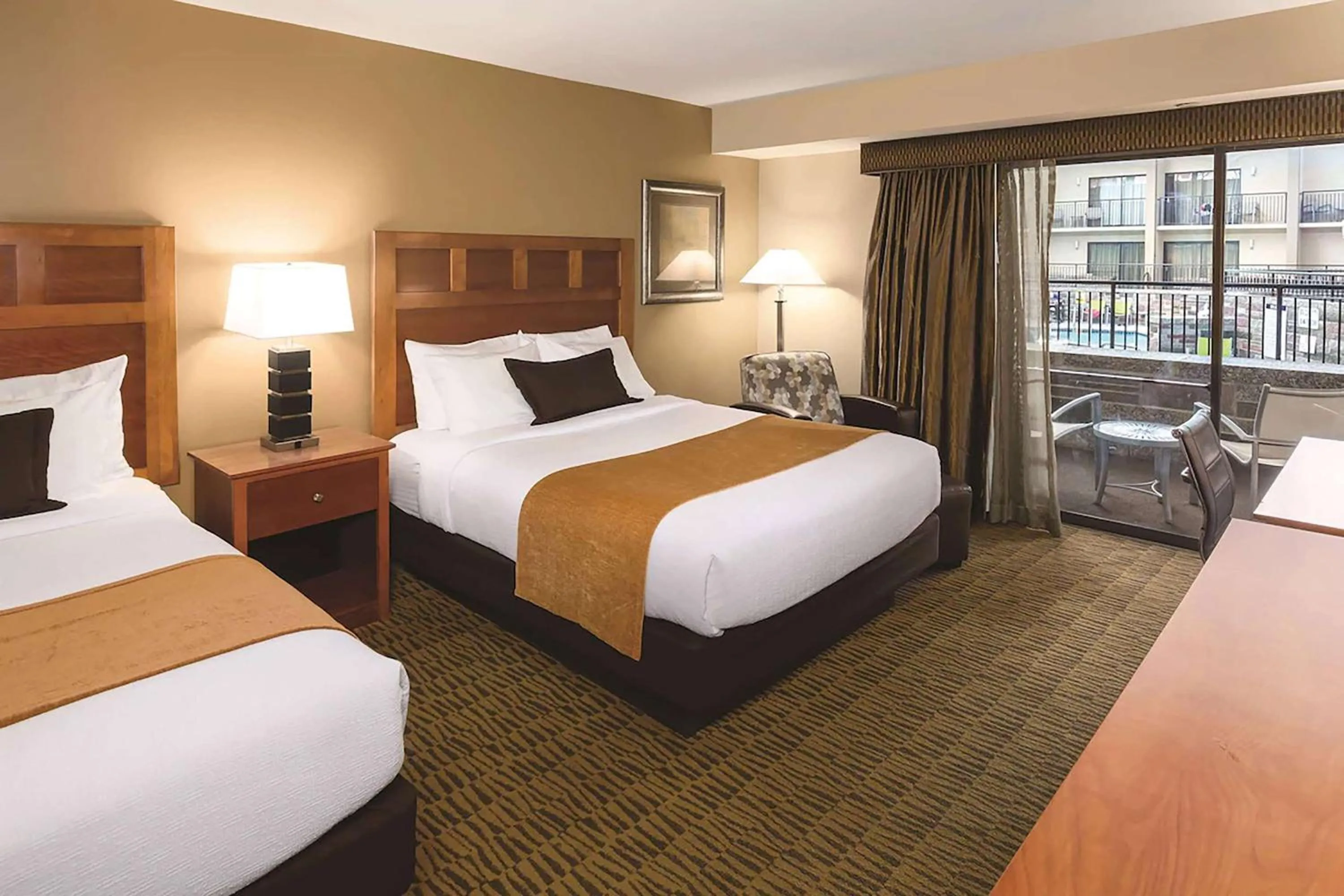 Photo of the whole room, Bed in Wyndham Bloomington - Mall of America