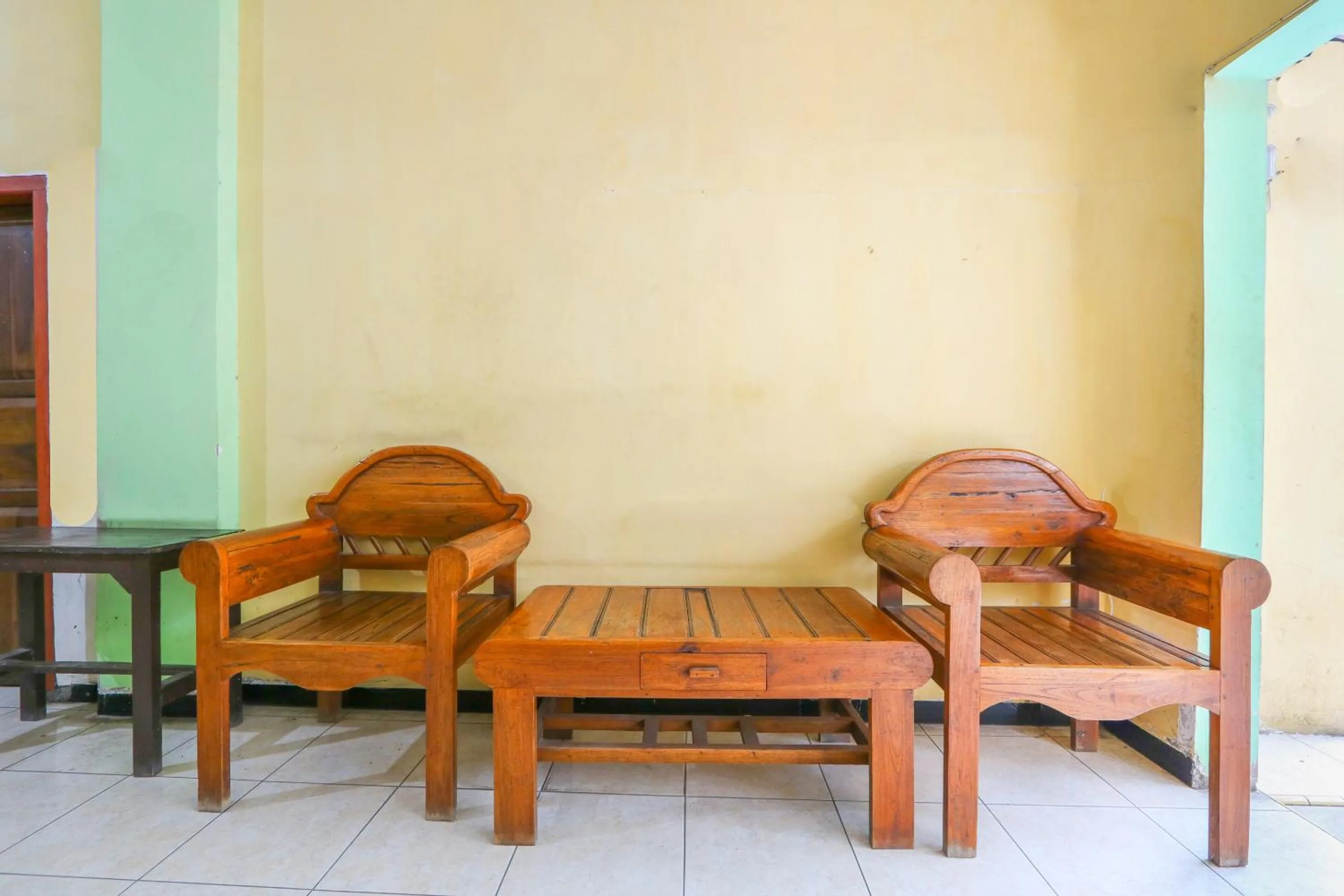 Lobby or reception in SPOT ON 2422 Hotel Moga Sari