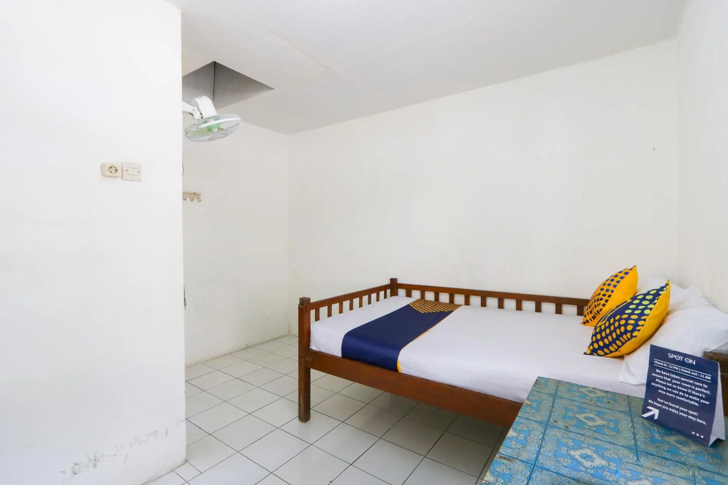 Bedroom in SPOT ON 2422 Hotel Moga Sari