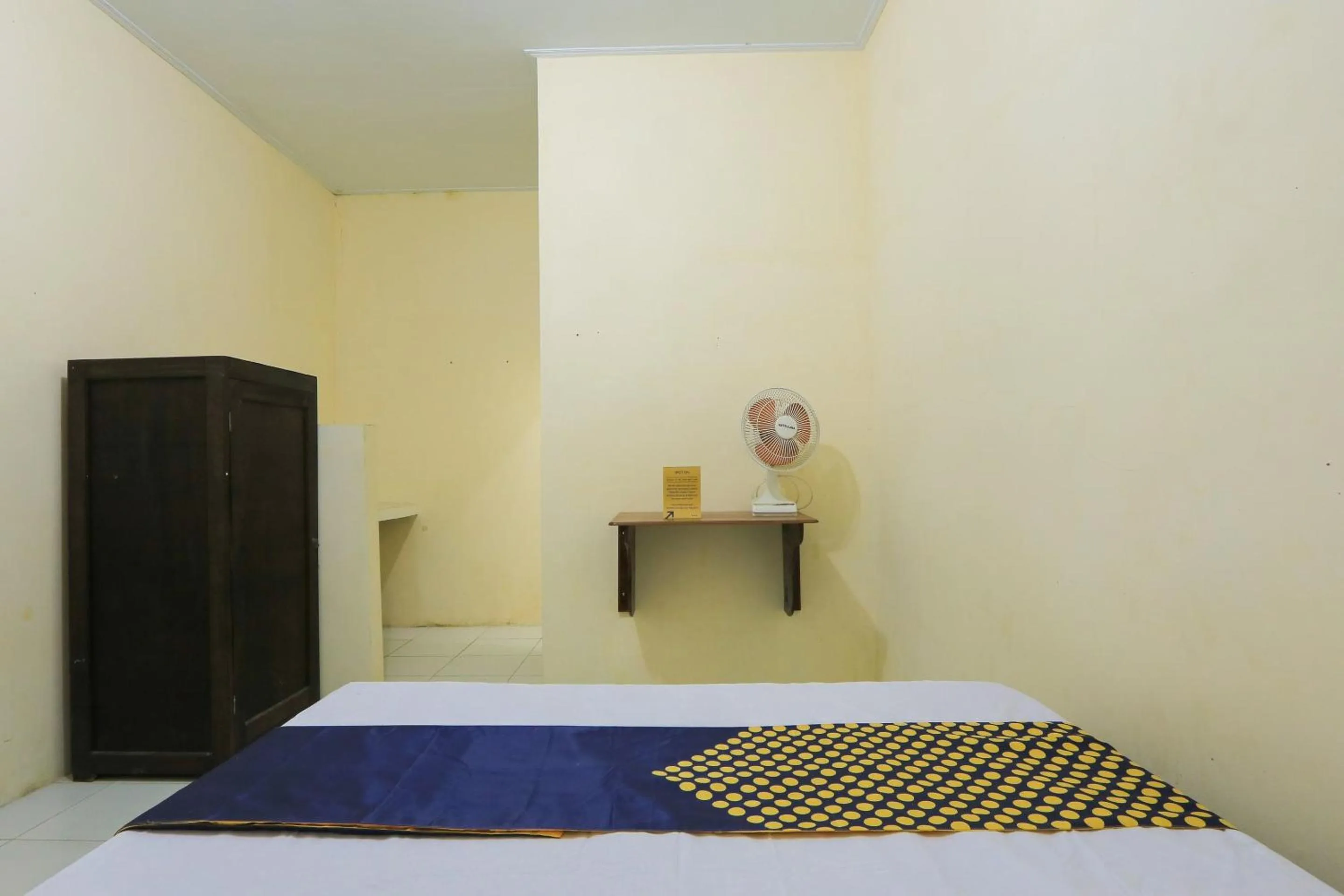Bedroom, Bed in OYO 2371 Islami Family Residence