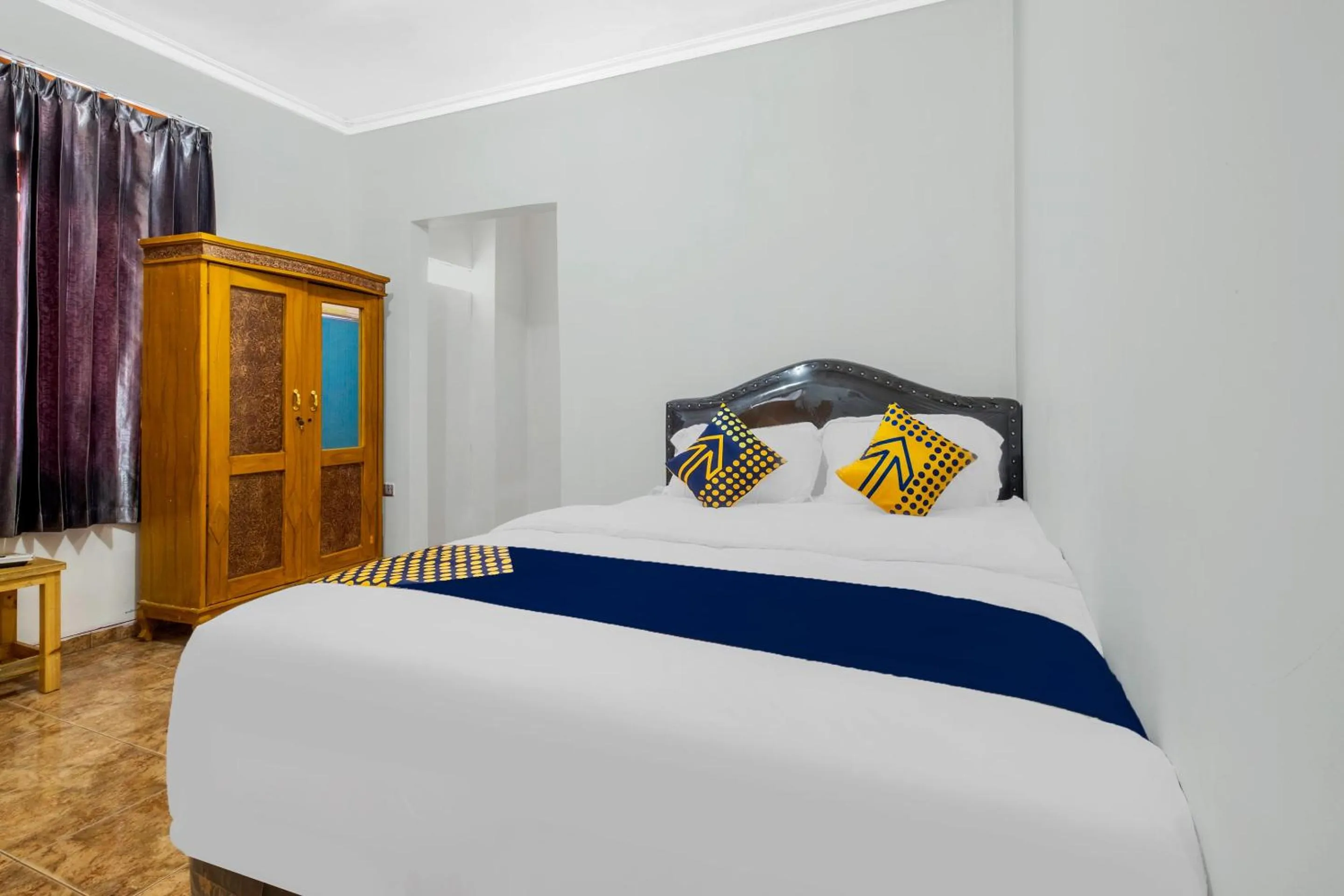 Bedroom, Bed in OYO Life 2412 Mandala Residence