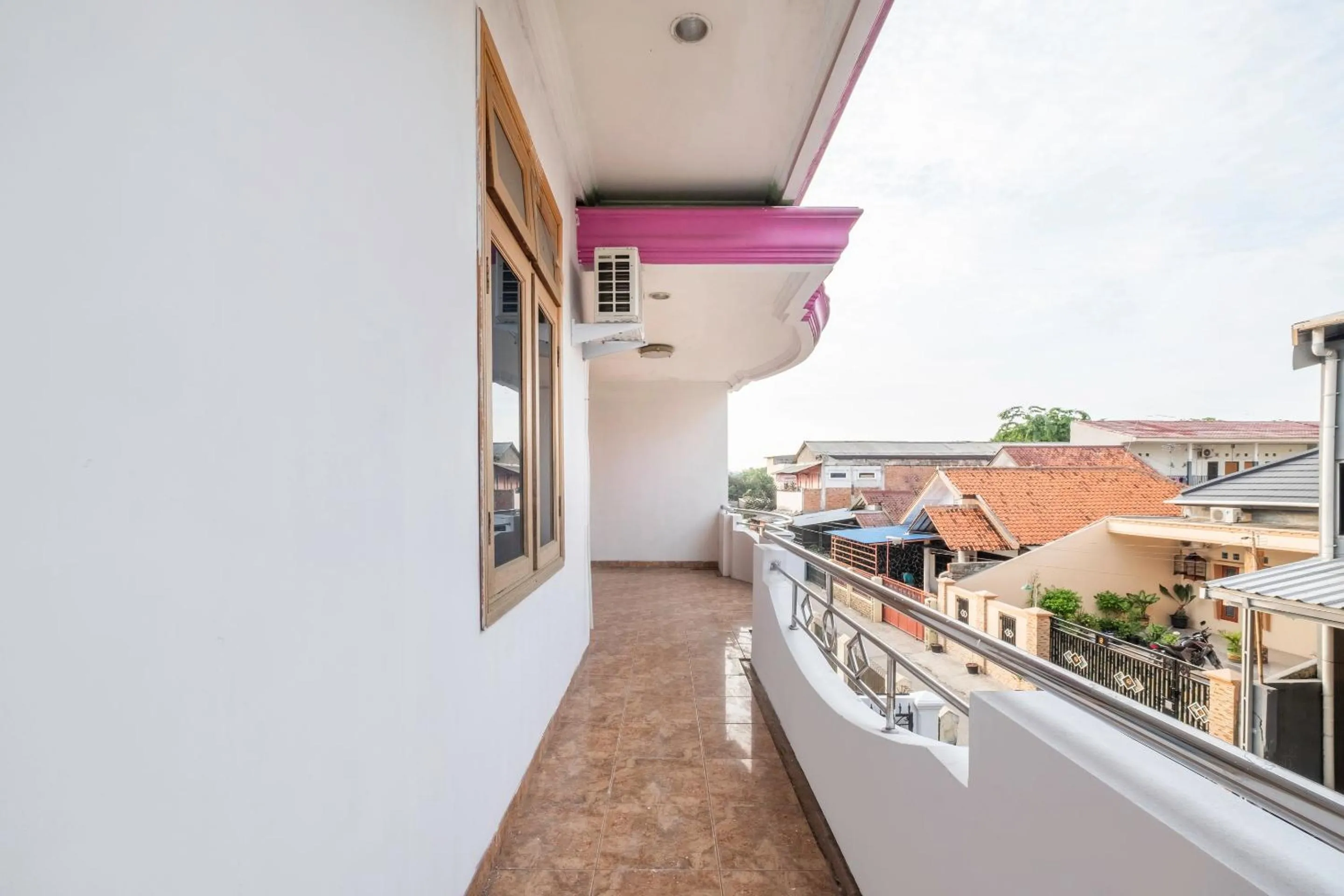 Balcony/Terrace in OYO Life 2412 Mandala Residence