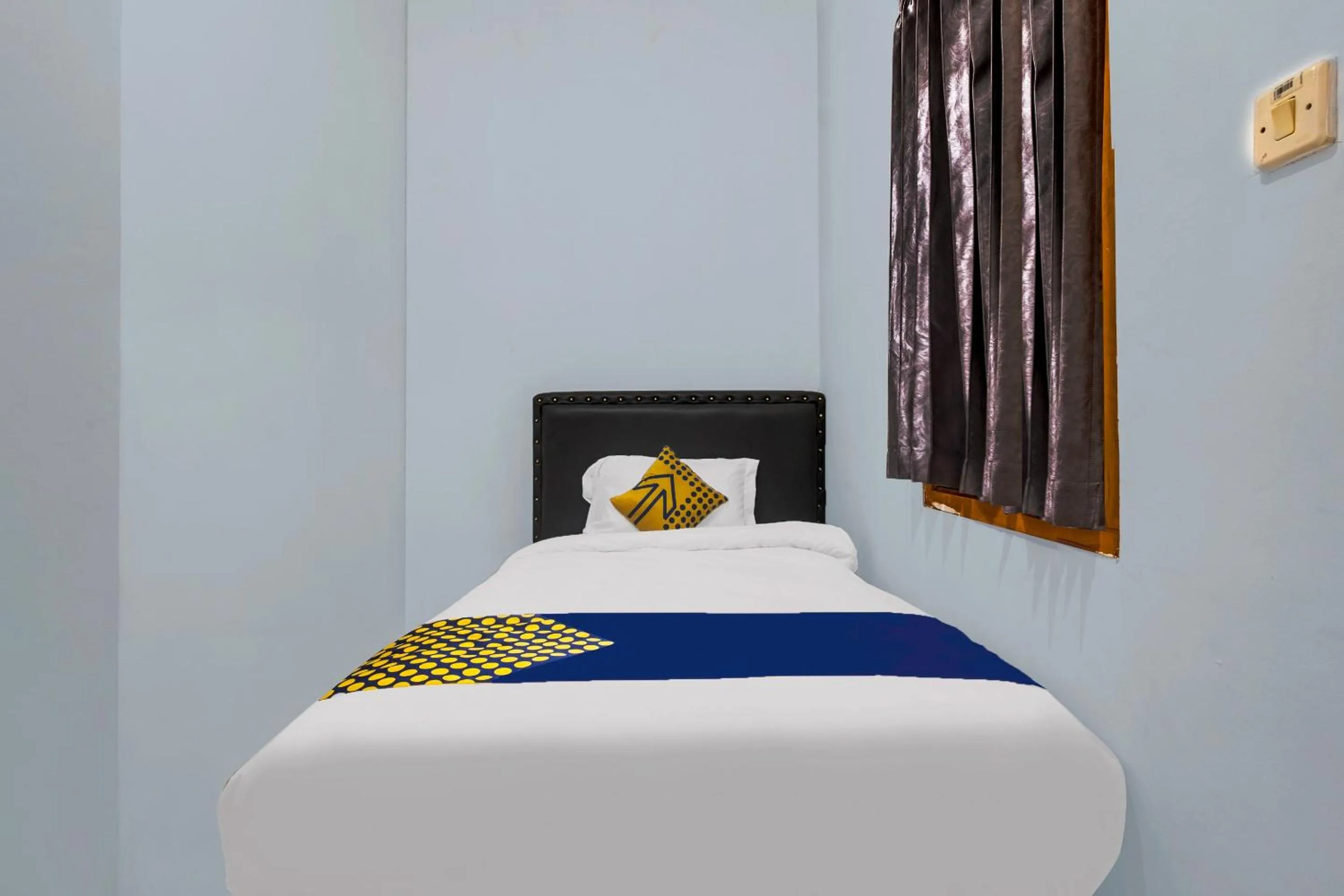 Bedroom, Bed in OYO Life 2412 Mandala Residence