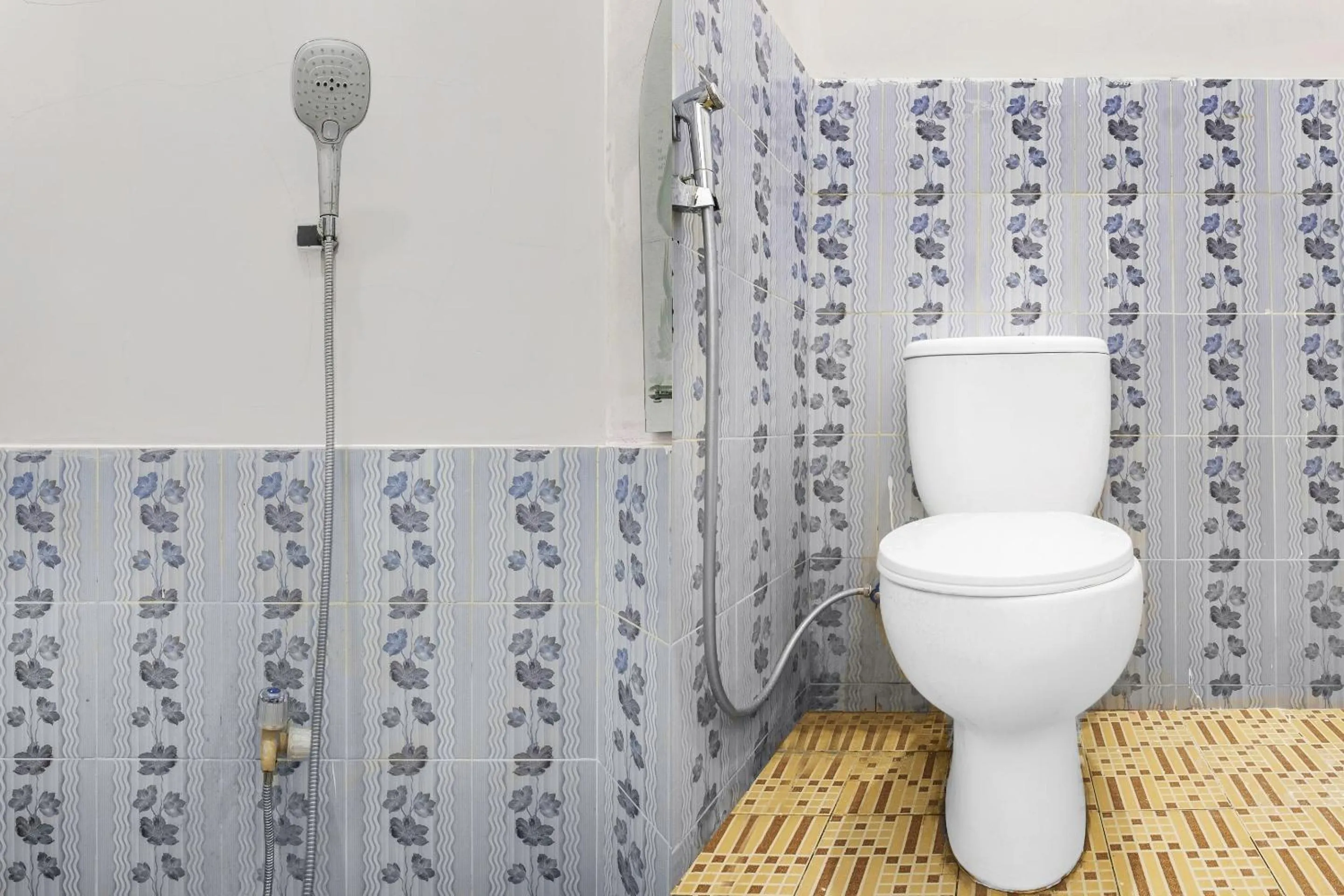 Bathroom in OYO Life 2412 Mandala Residence