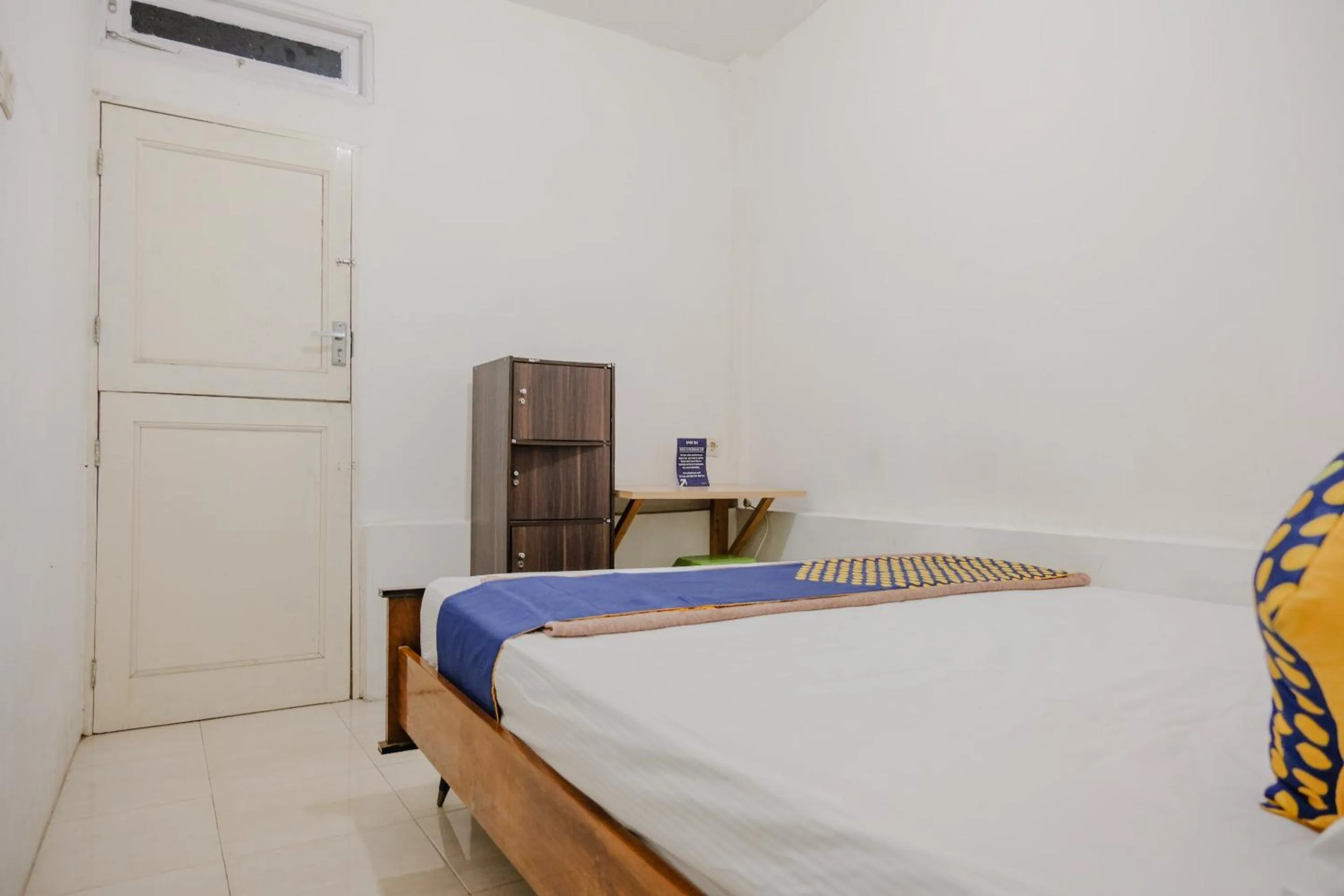 Bedroom, Bed in OYO 2417 Melati Residence