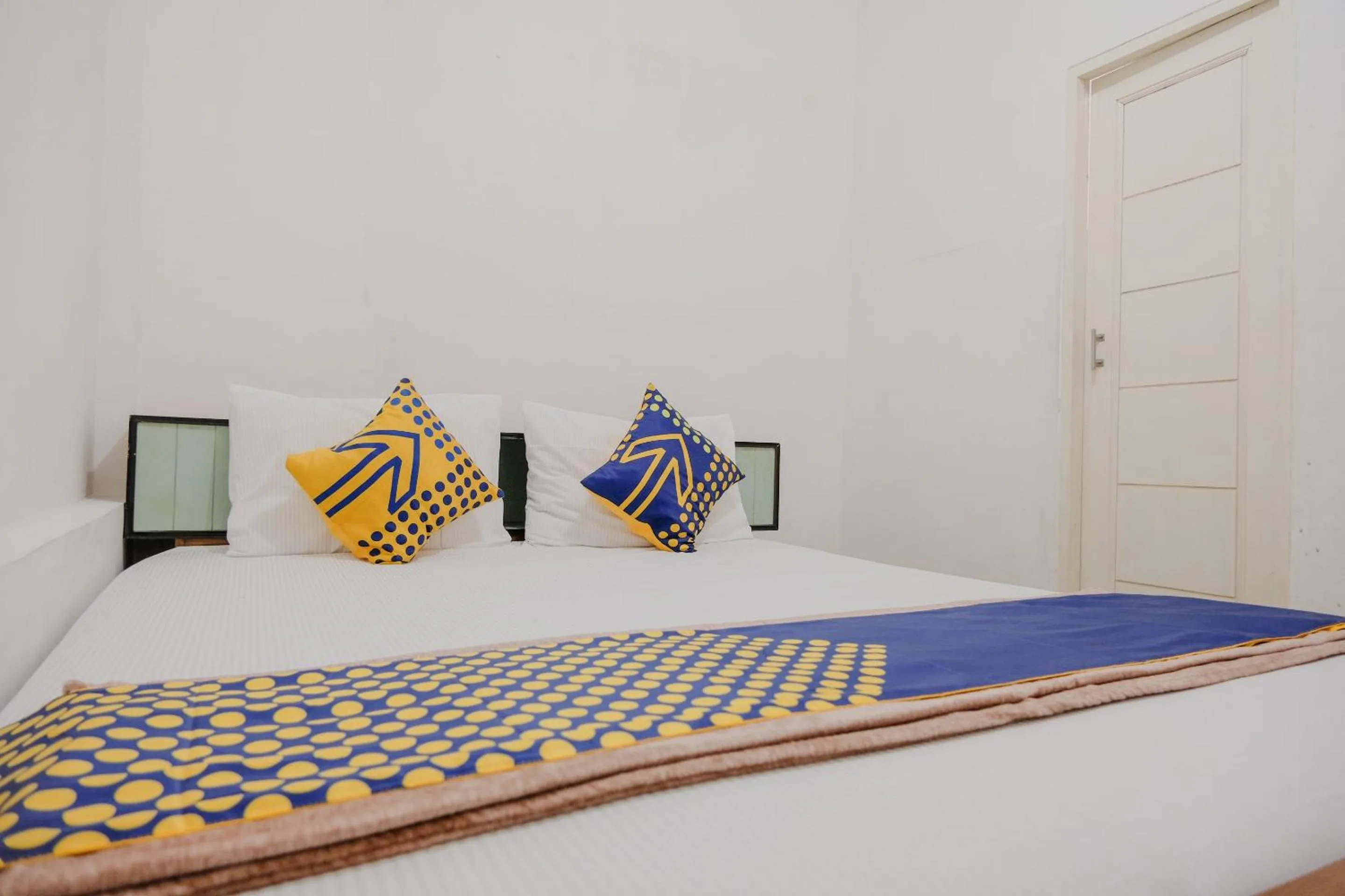 Bedroom, Bed in OYO 2417 Melati Residence