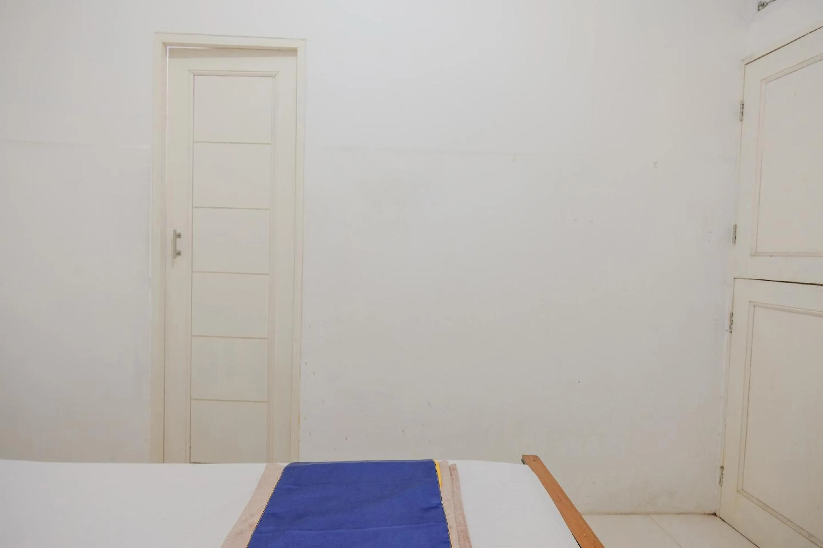 Bedroom, Bed in OYO 2417 Melati Residence