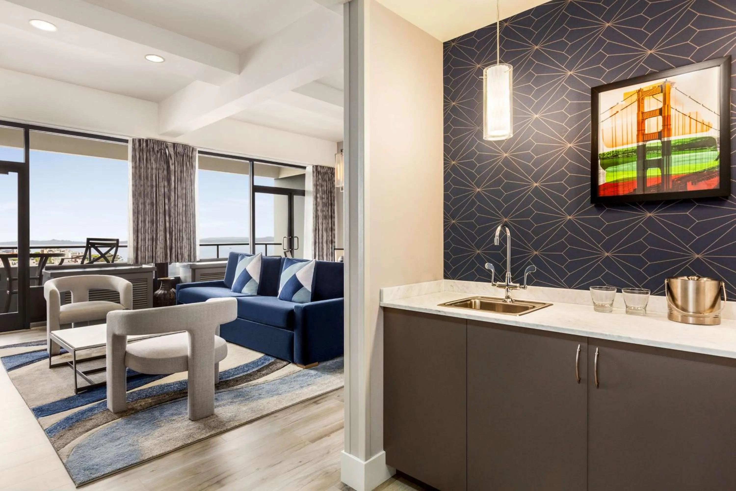 Photo of the whole room in Hilton San Francisco Financial District