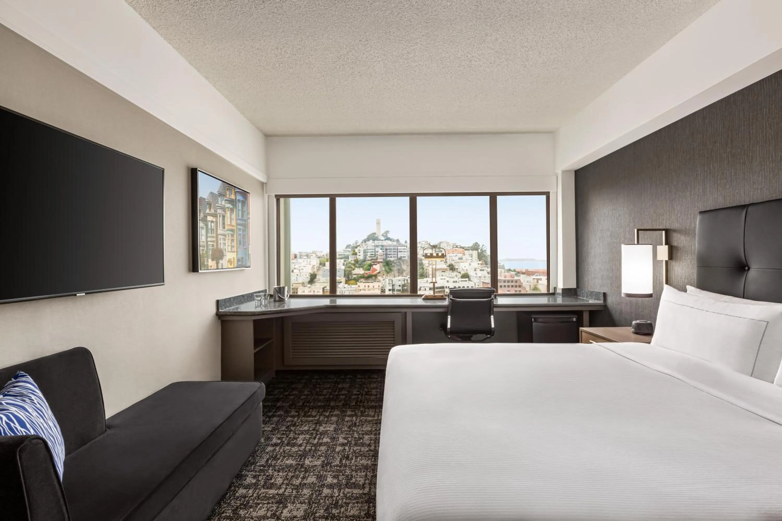 Bed in Hilton San Francisco Financial District