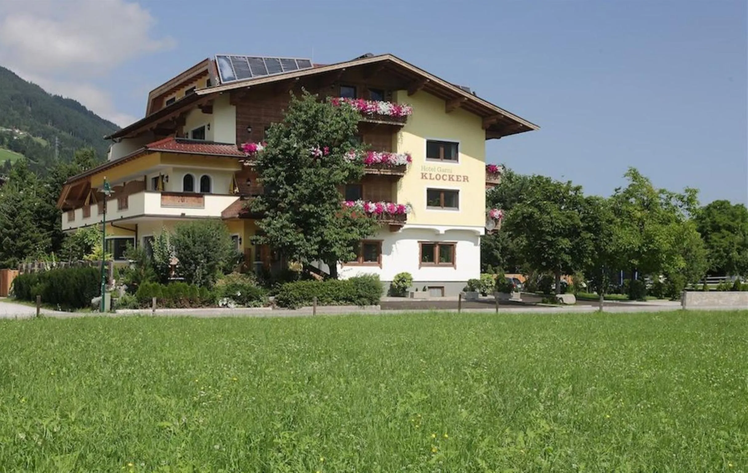 Facade/entrance in Hotel Garni Klocker