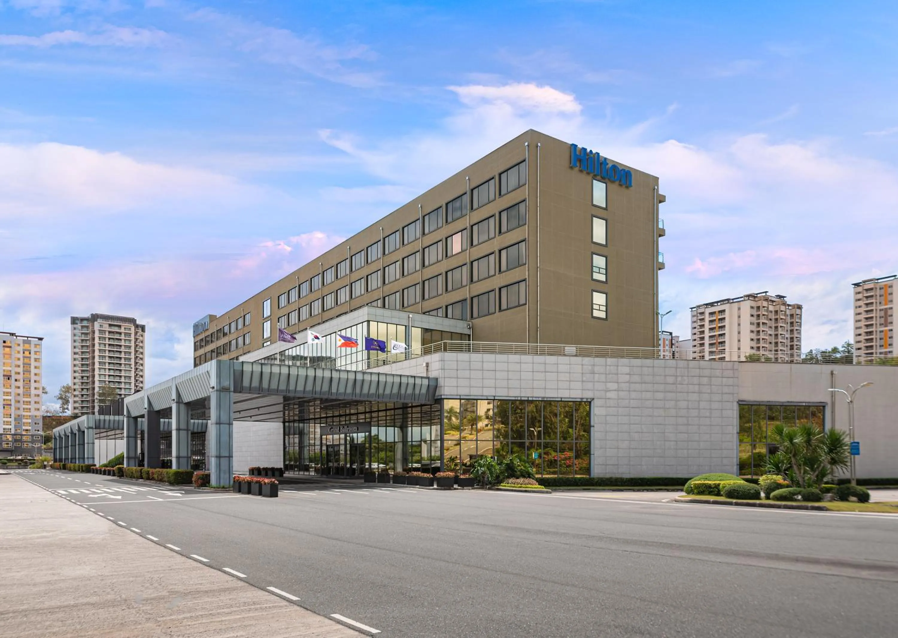 Property building in Hilton Clark Sun Valley Resort