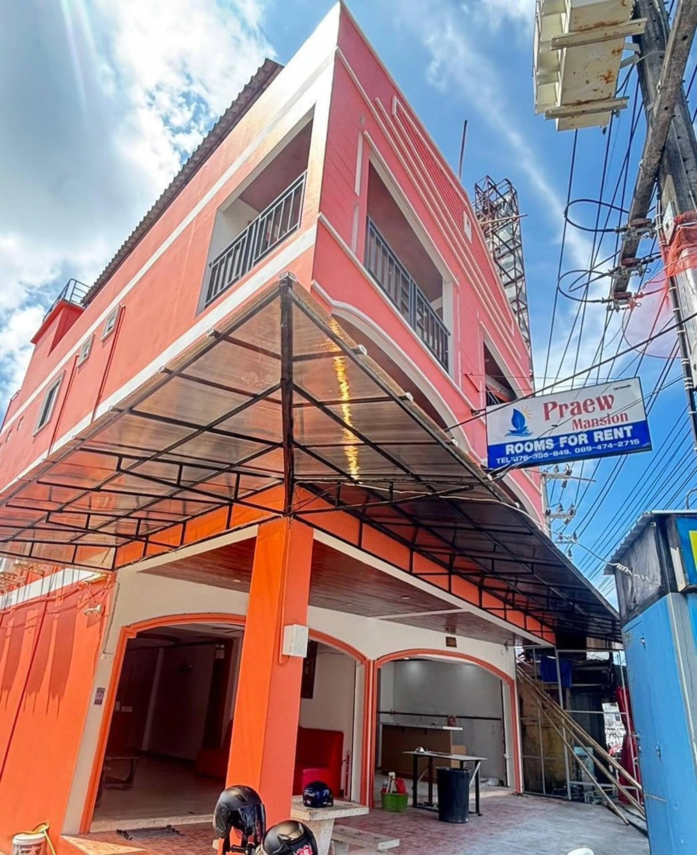 Property building in Praew Mansion