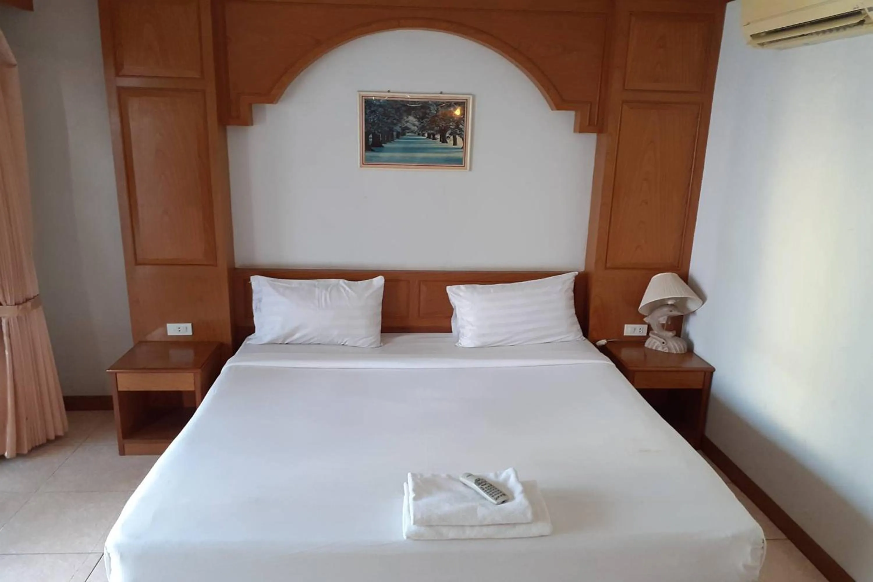 Bed in Praew Mansion